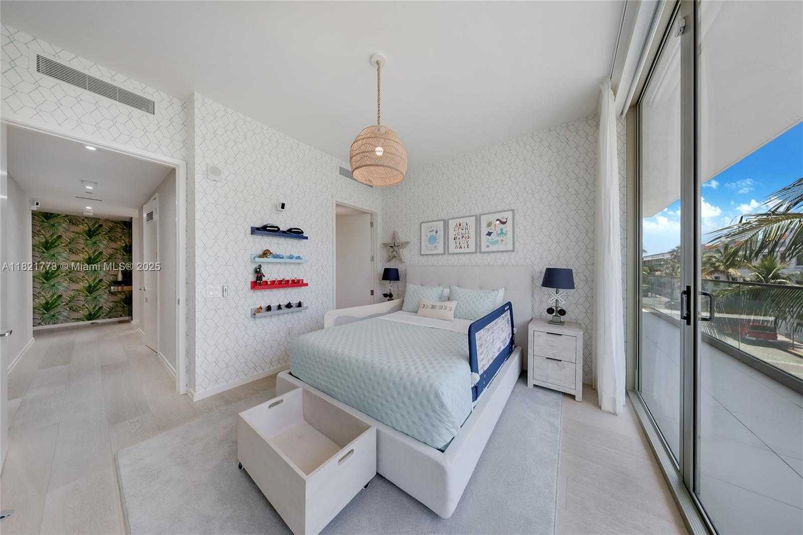 Small Image of 300 COLLINS AVE #3D, Miami Beach Number 10