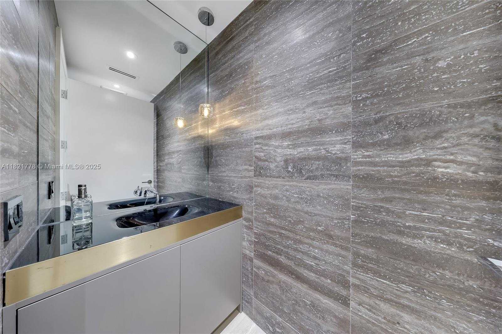 Small Image of 300 COLLINS AVE #3D, Miami Beach Number 12