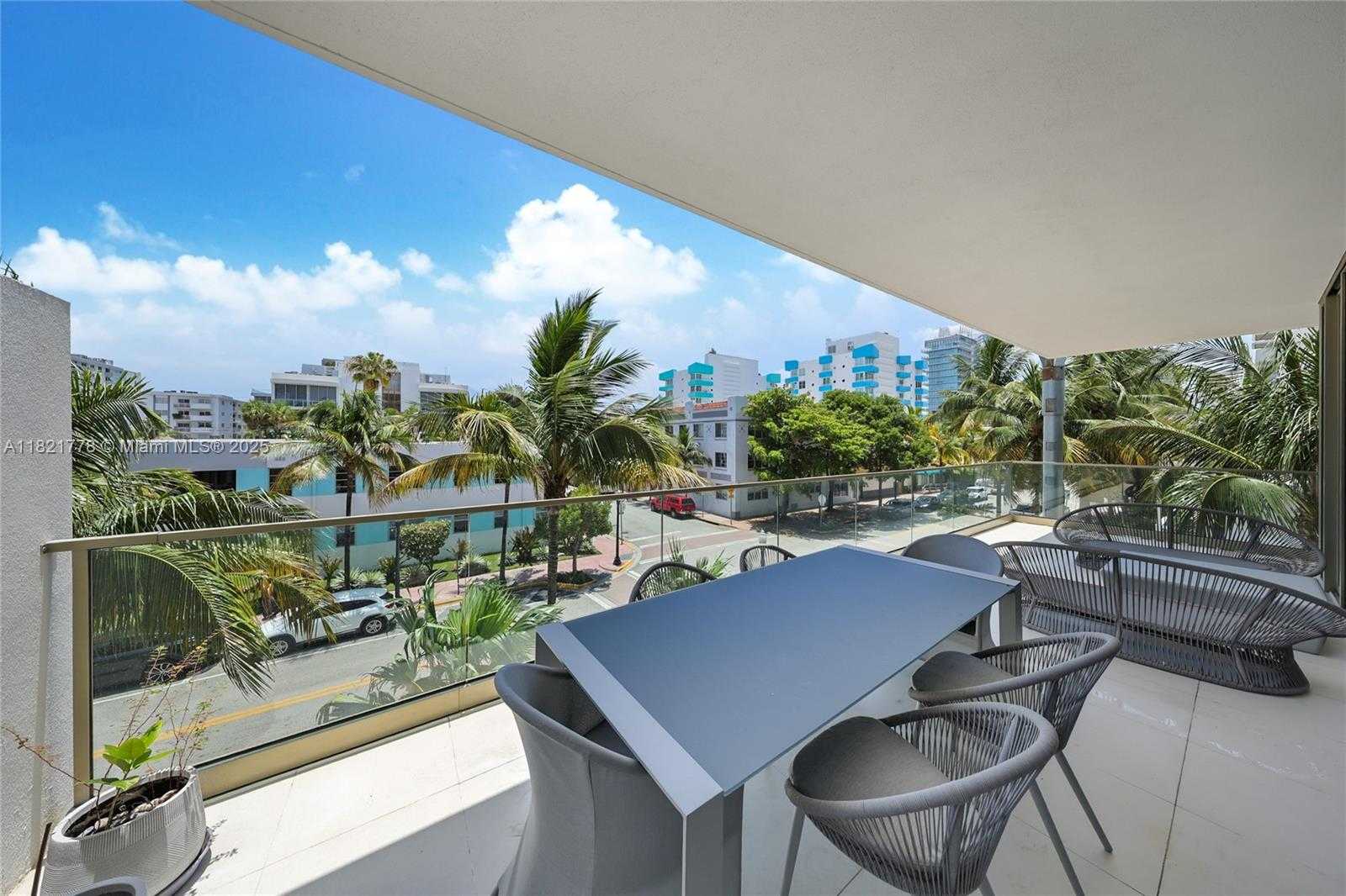 Small Image of 300 COLLINS AVE #3D, Miami Beach Number 13