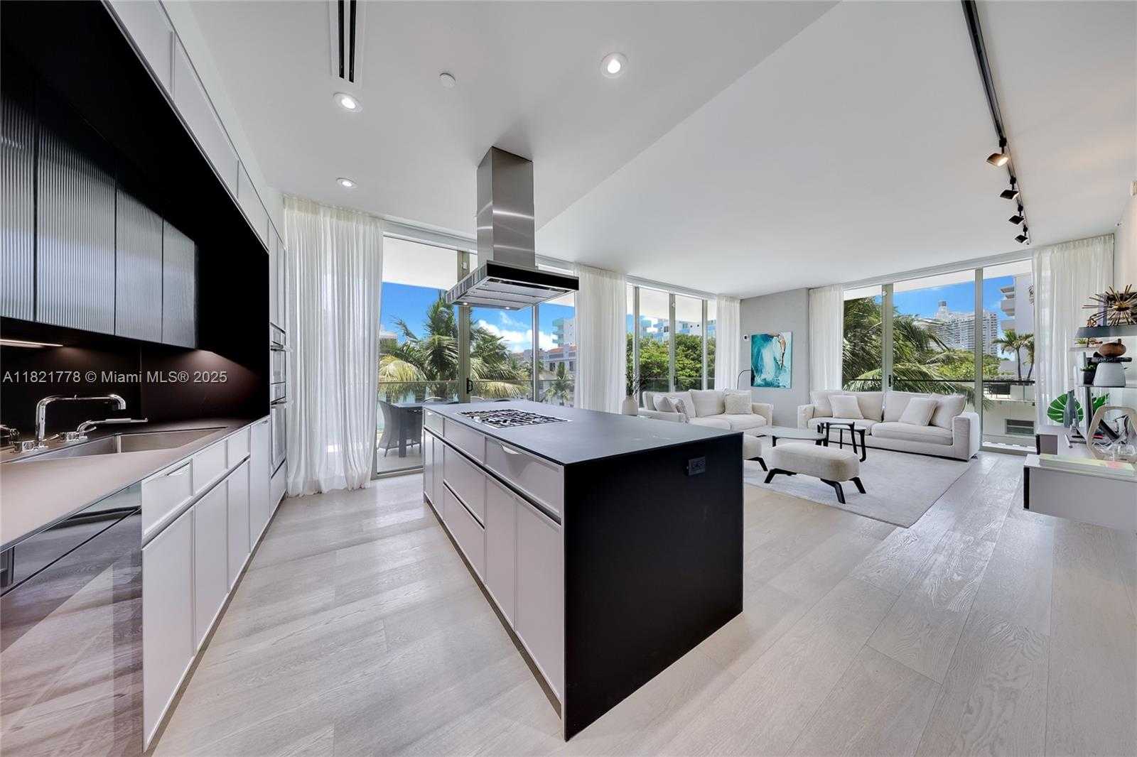 Small Image of 300 COLLINS AVE #3D, Miami Beach Number 3
