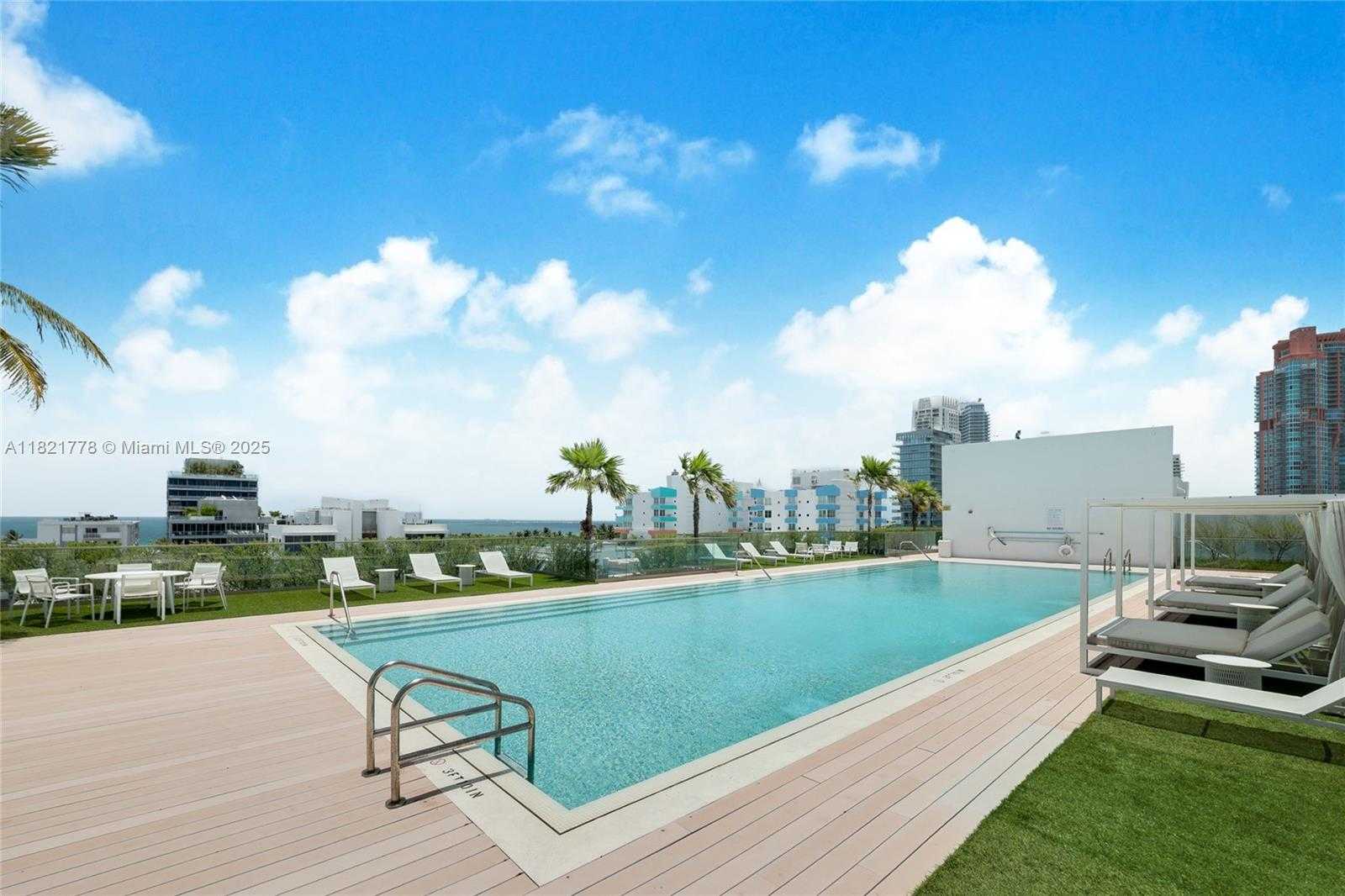 Small Image of 300 COLLINS AVE #3D, Miami Beach Number 5