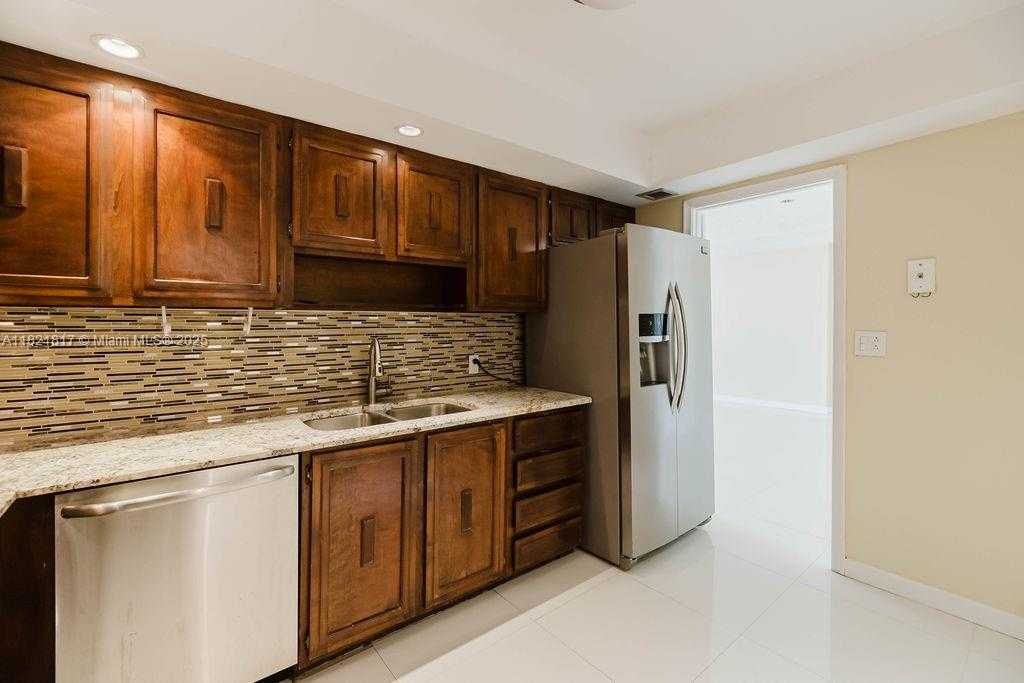 Small Image of 11 ISLAND AVE #1410, Miami Beach Number 10