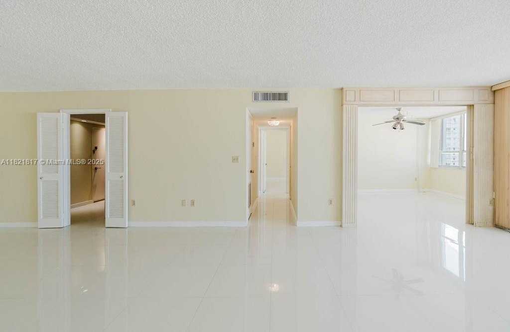 Small Image of 11 ISLAND AVE #1410, Miami Beach Number 7