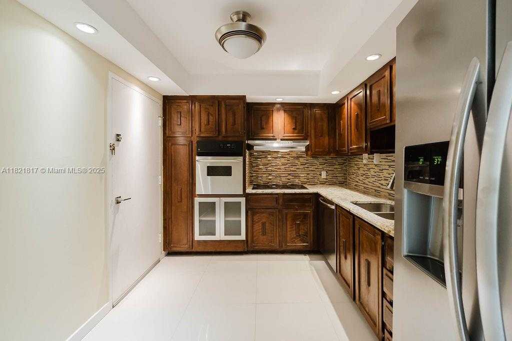 Small Image of 11 ISLAND AVE #1410, Miami Beach Number 8