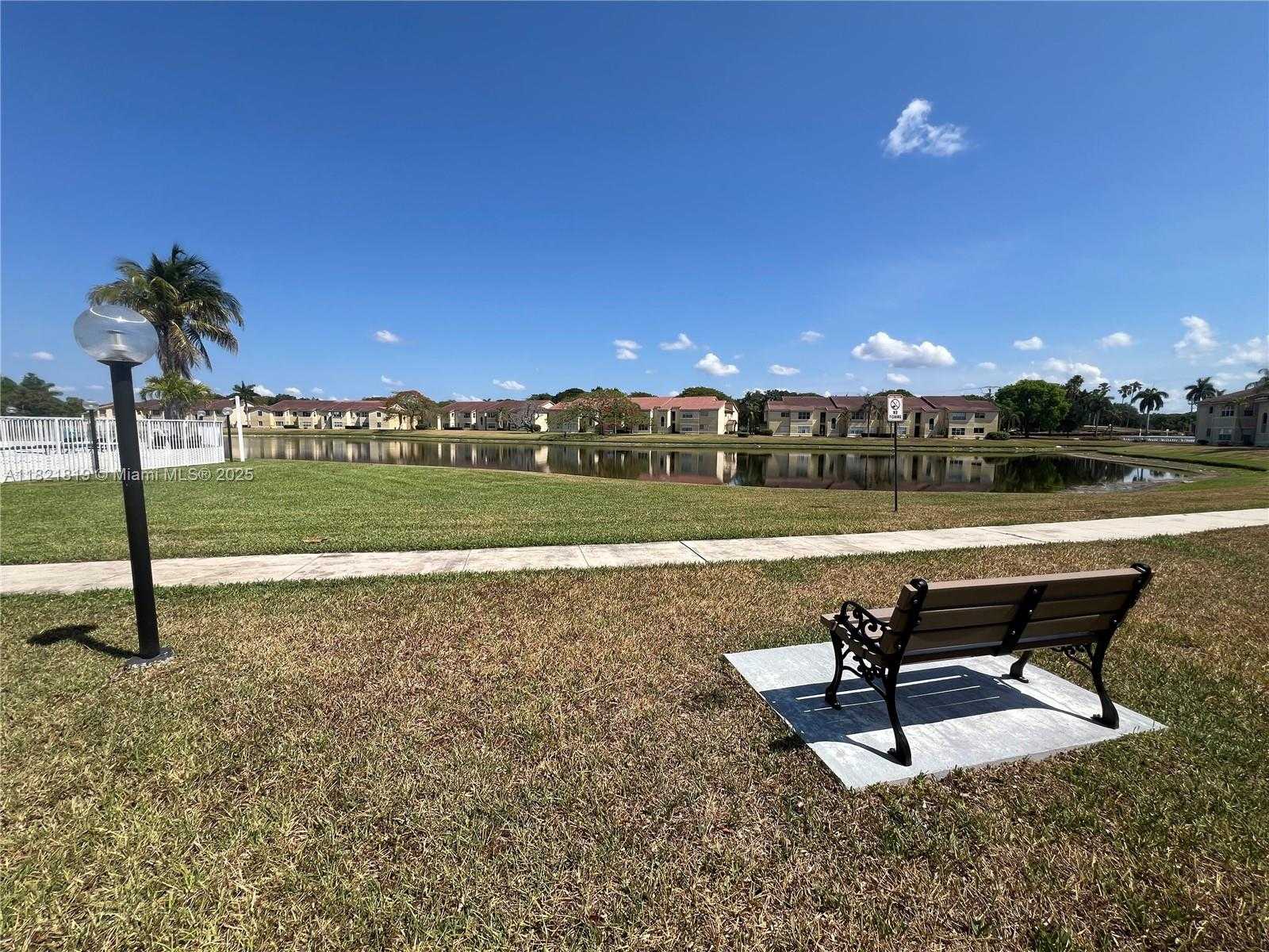 Small Image of 12730 VISTA ISLES DR #813, Sunrise Number 4