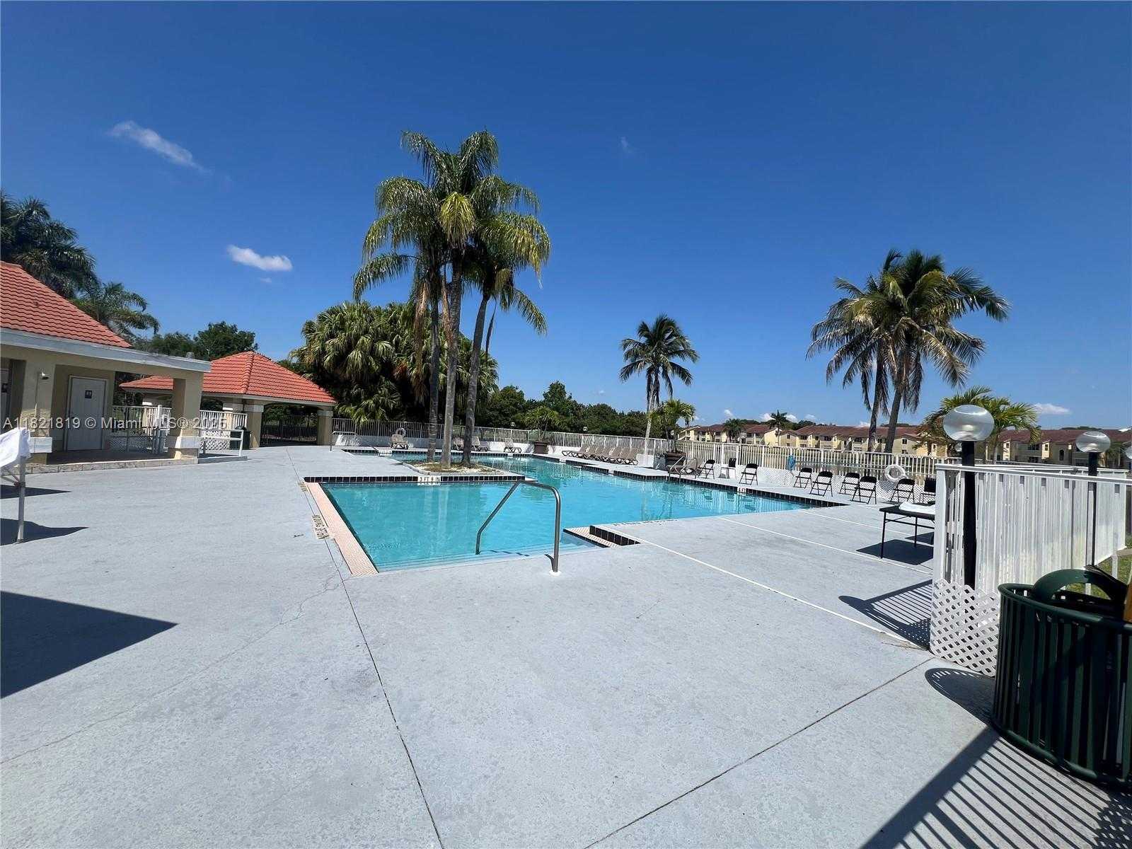 Small Image of 12730 VISTA ISLES DR #813, Sunrise Number 5