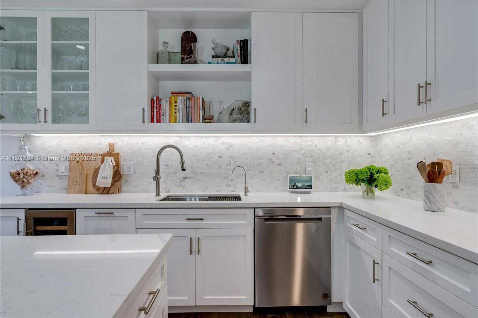 Small Image of 888 SOUTH DOUGLAS RD #115, Coral Gables Number 12