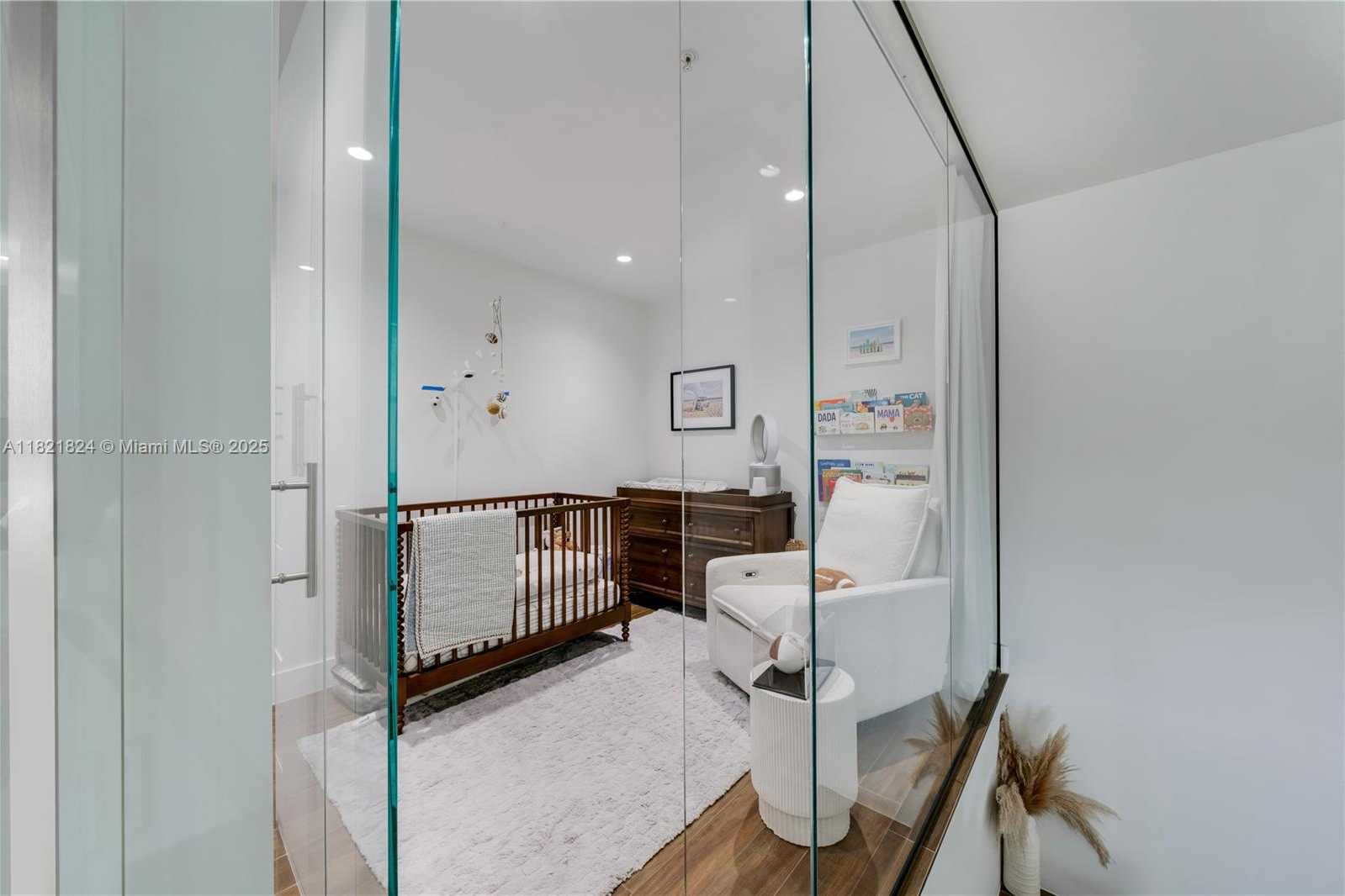 Small Image of 888 SOUTH DOUGLAS RD #115, Coral Gables Number 21