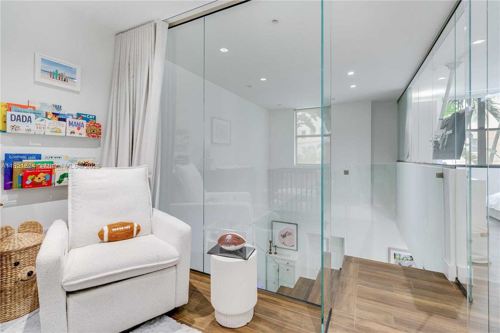 Small Image of 888 SOUTH DOUGLAS RD #115, Coral Gables Number 23