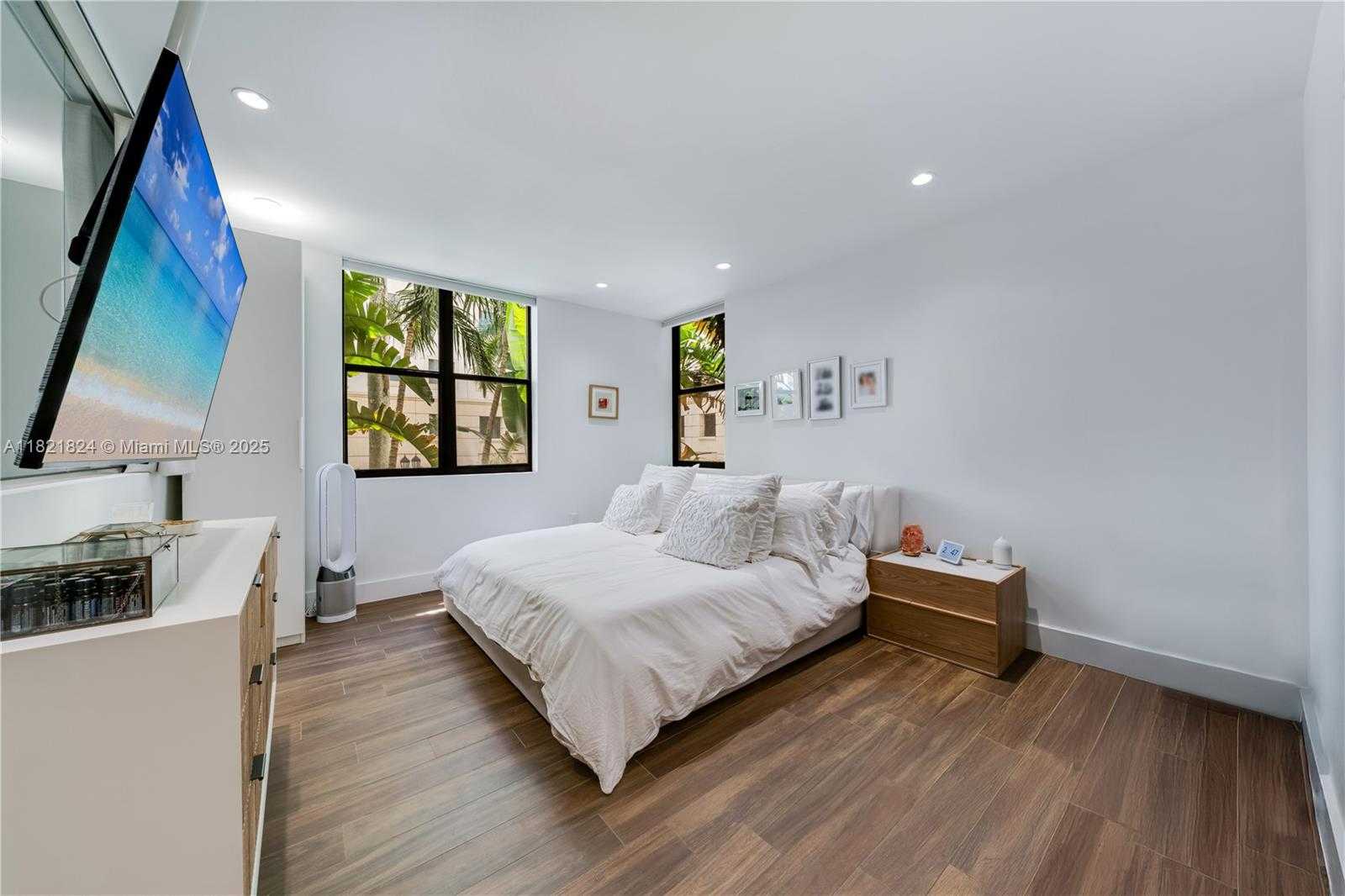 Small Image of 888 SOUTH DOUGLAS RD #115, Coral Gables Number 24