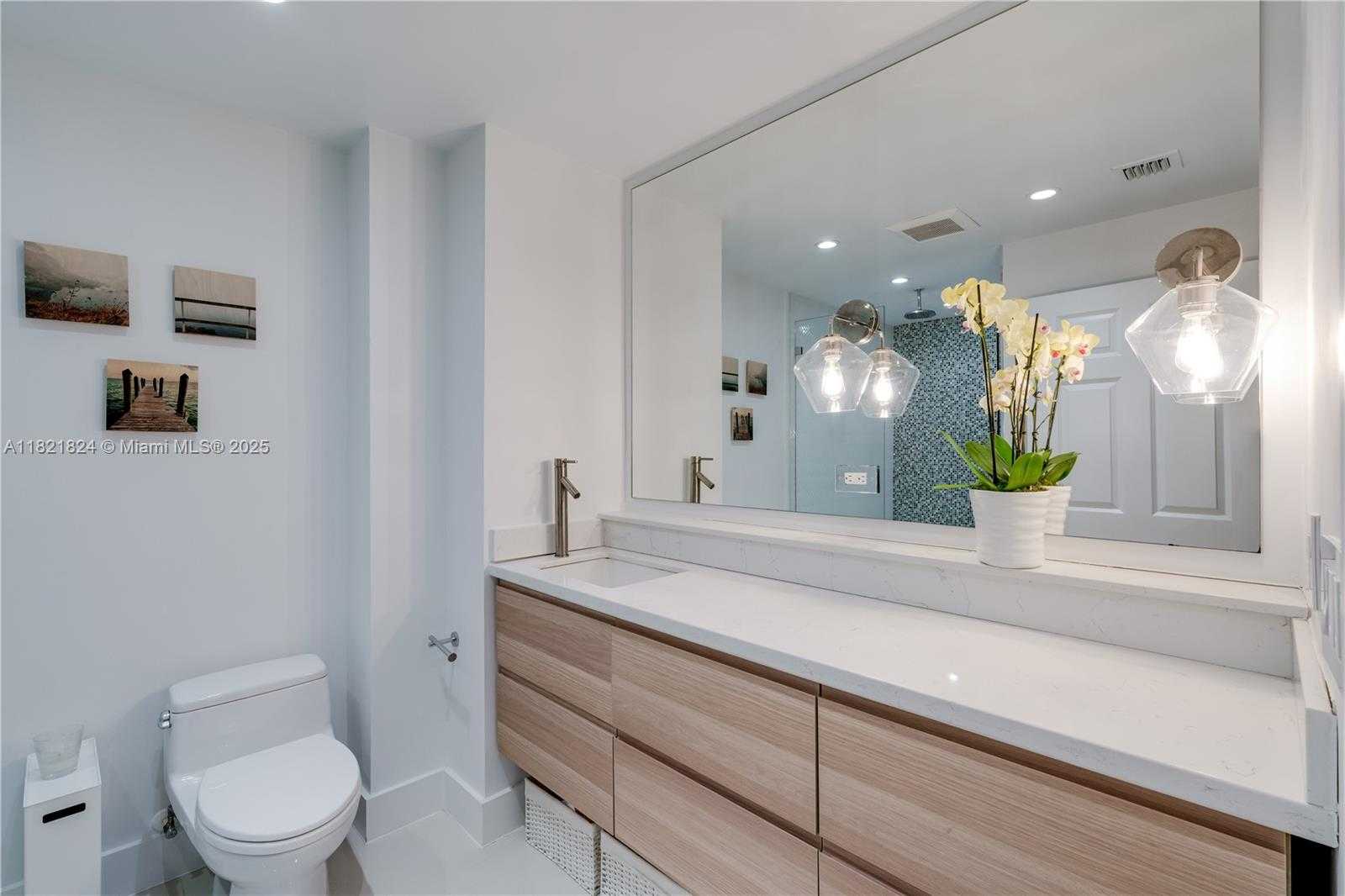 Small Image of 888 SOUTH DOUGLAS RD #115, Coral Gables Number 28