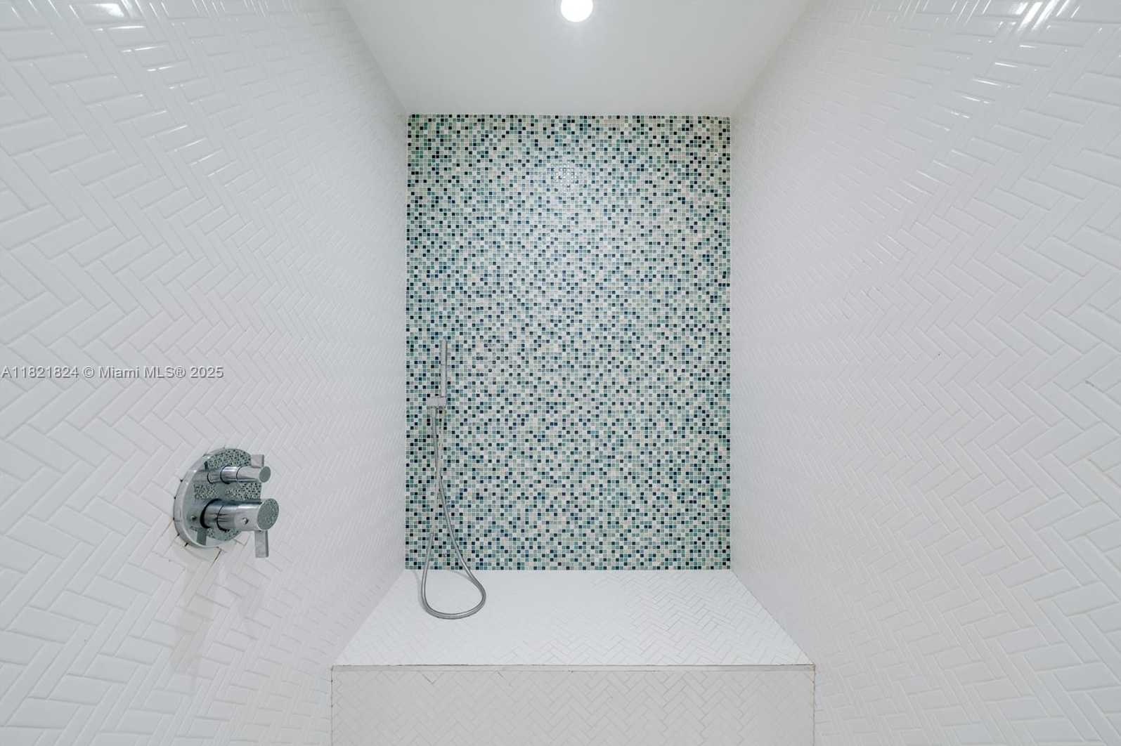 Small Image of 888 SOUTH DOUGLAS RD #115, Coral Gables Number 30