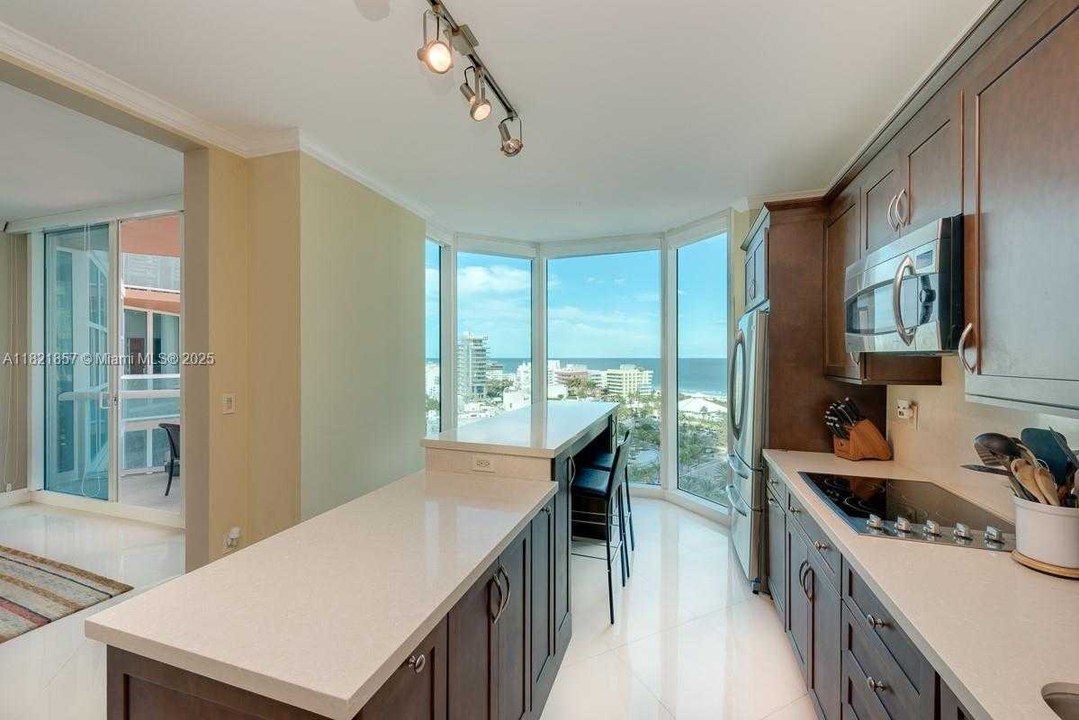 Small Image of 300 SOUTH POINTE DR #1602, Miami Beach Number 10