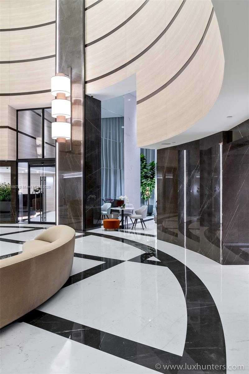 Small Image of 300 SOUTH POINTE DR #1602, Miami Beach Number 31