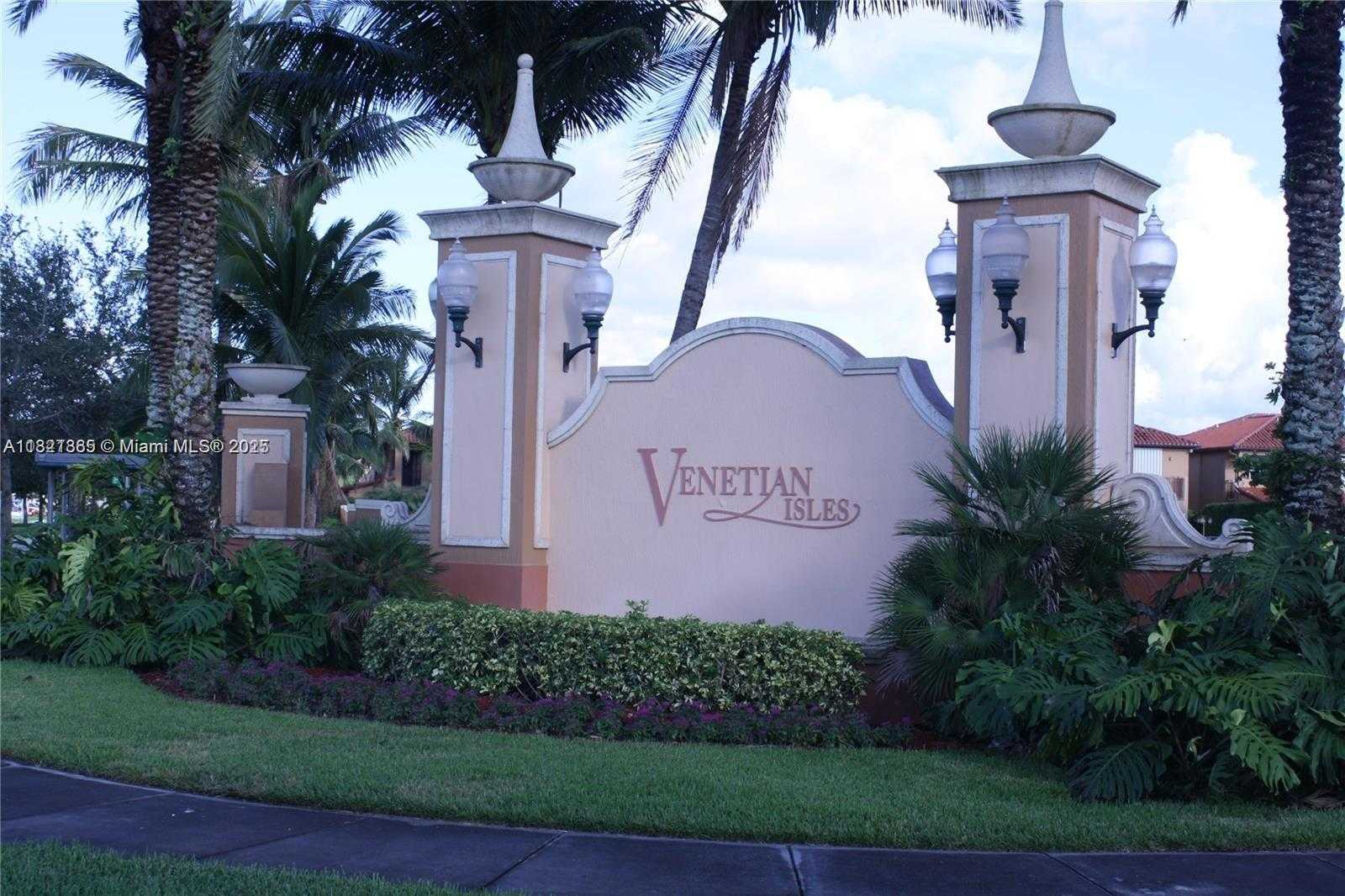 Small Image of 15270 SOUTH WEST 30TH TER, Miami Number 2