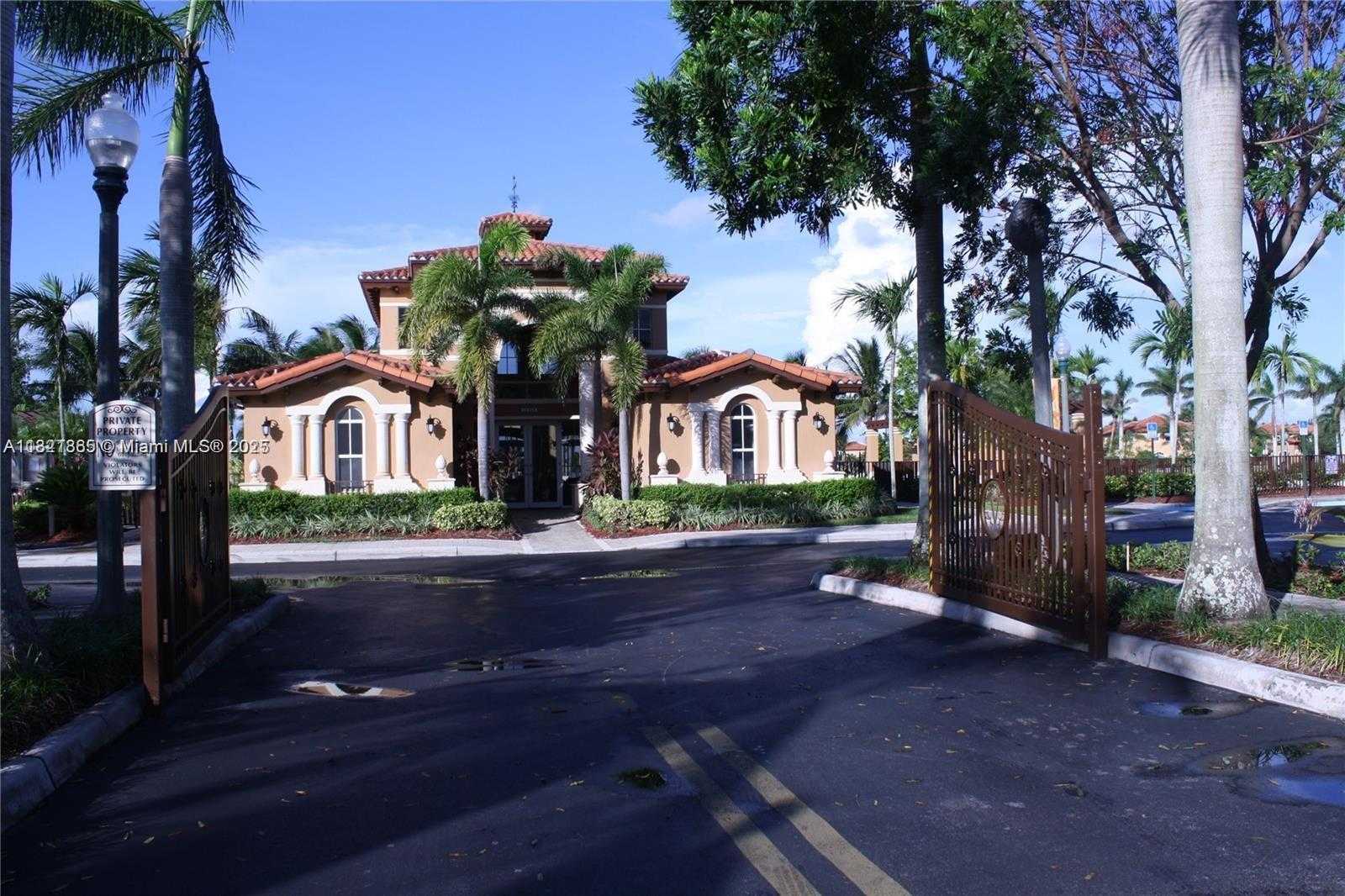 Small Image of 15270 SOUTH WEST 30TH TER, Miami Number 23