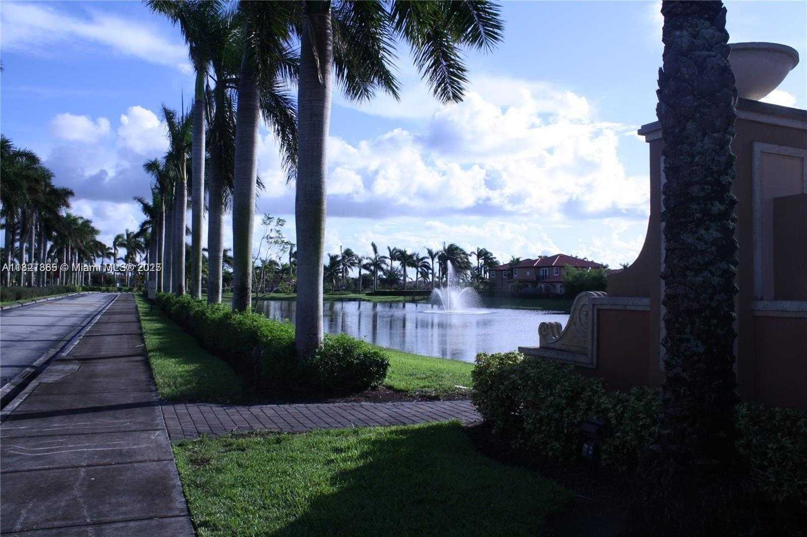 Small Image of 15270 SOUTH WEST 30TH TER, Miami Number 25