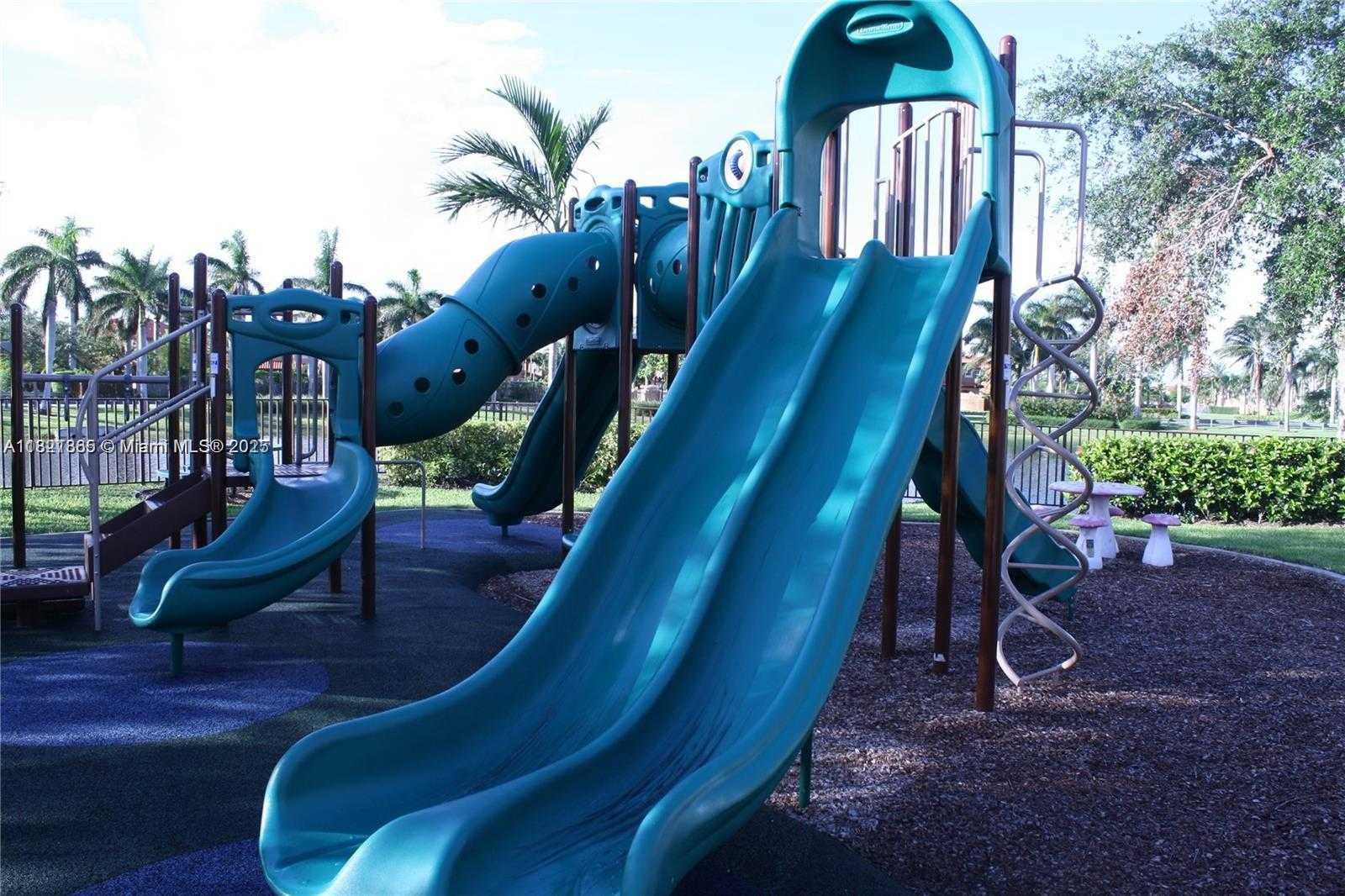 Small Image of 15270 SOUTH WEST 30TH TER, Miami Number 26