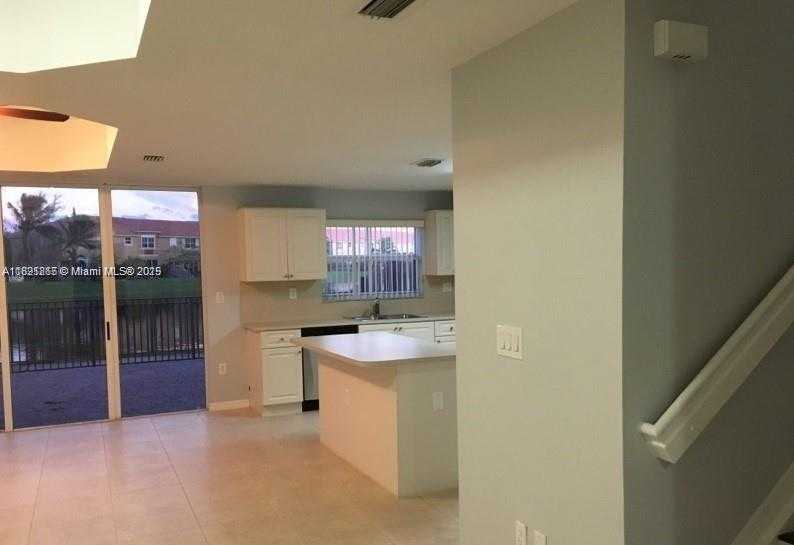 Small Image of 15270 SOUTH WEST 30TH TER, Miami Number 5