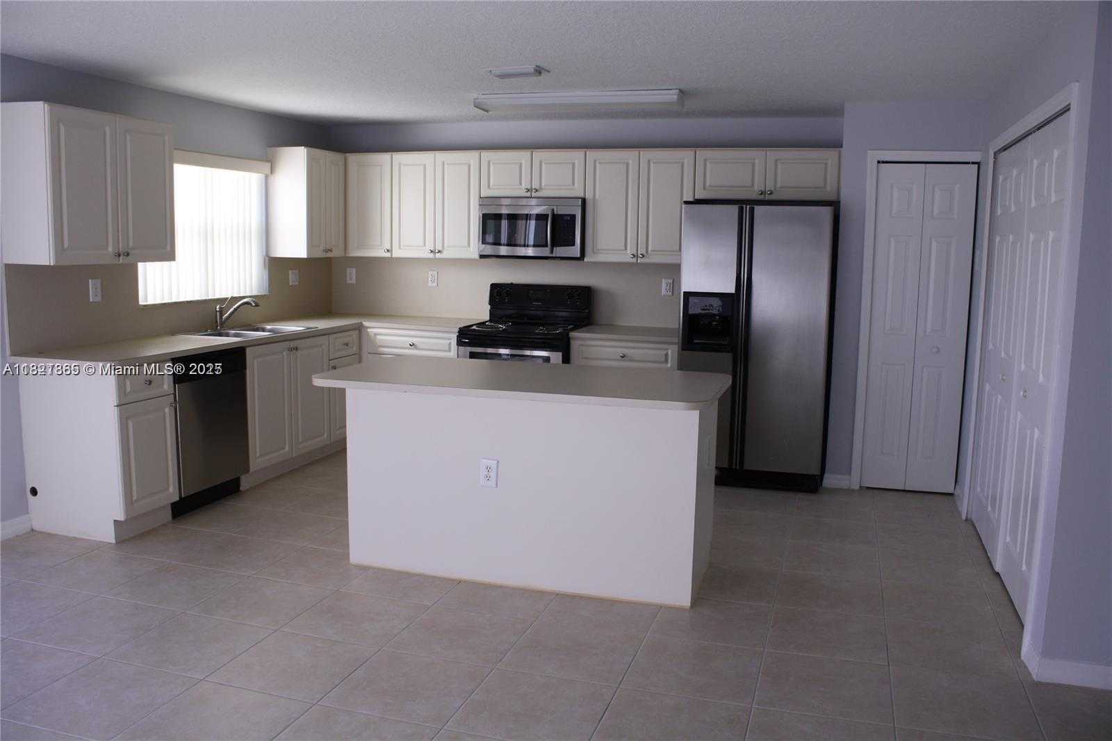Small Image of 15270 SOUTH WEST 30TH TER, Miami Number 6