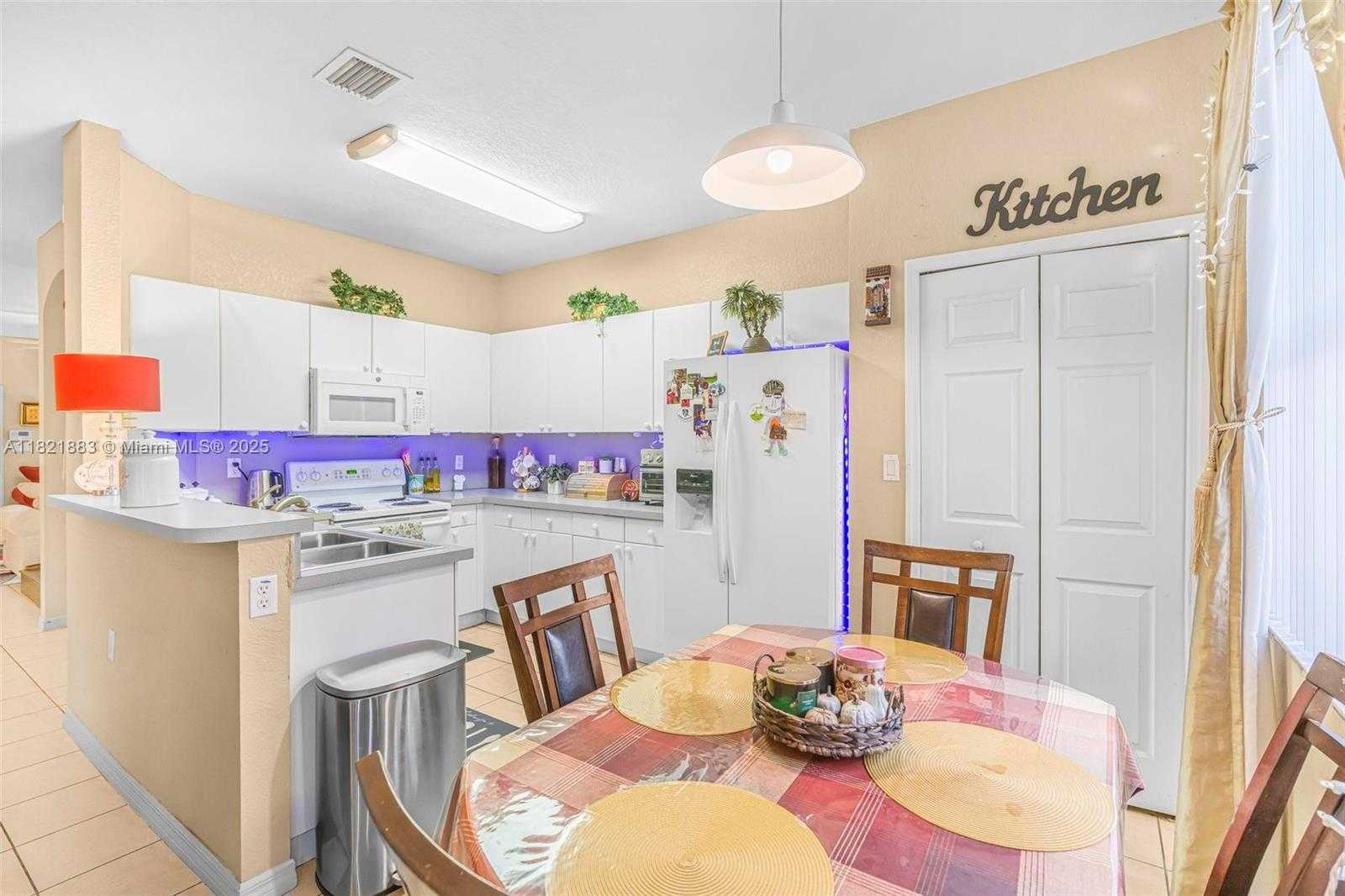 Small Image of 12540 SOUTH WEST 125TH ST, Miami Number 10