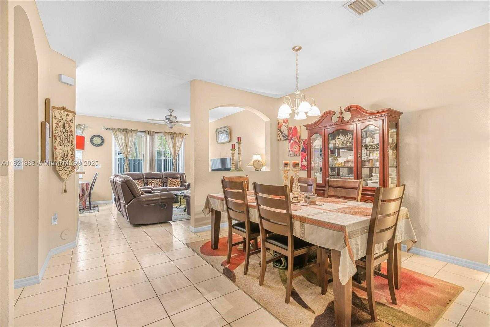 Small Image of 12540 SOUTH WEST 125TH ST, Miami Number 5
