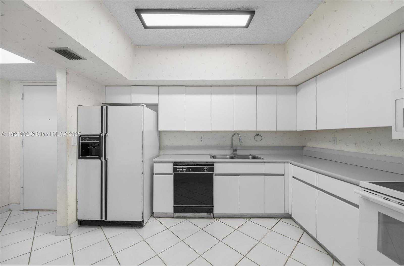Small Image of 9455 COLLINS AVE #305, Surfside Number 10