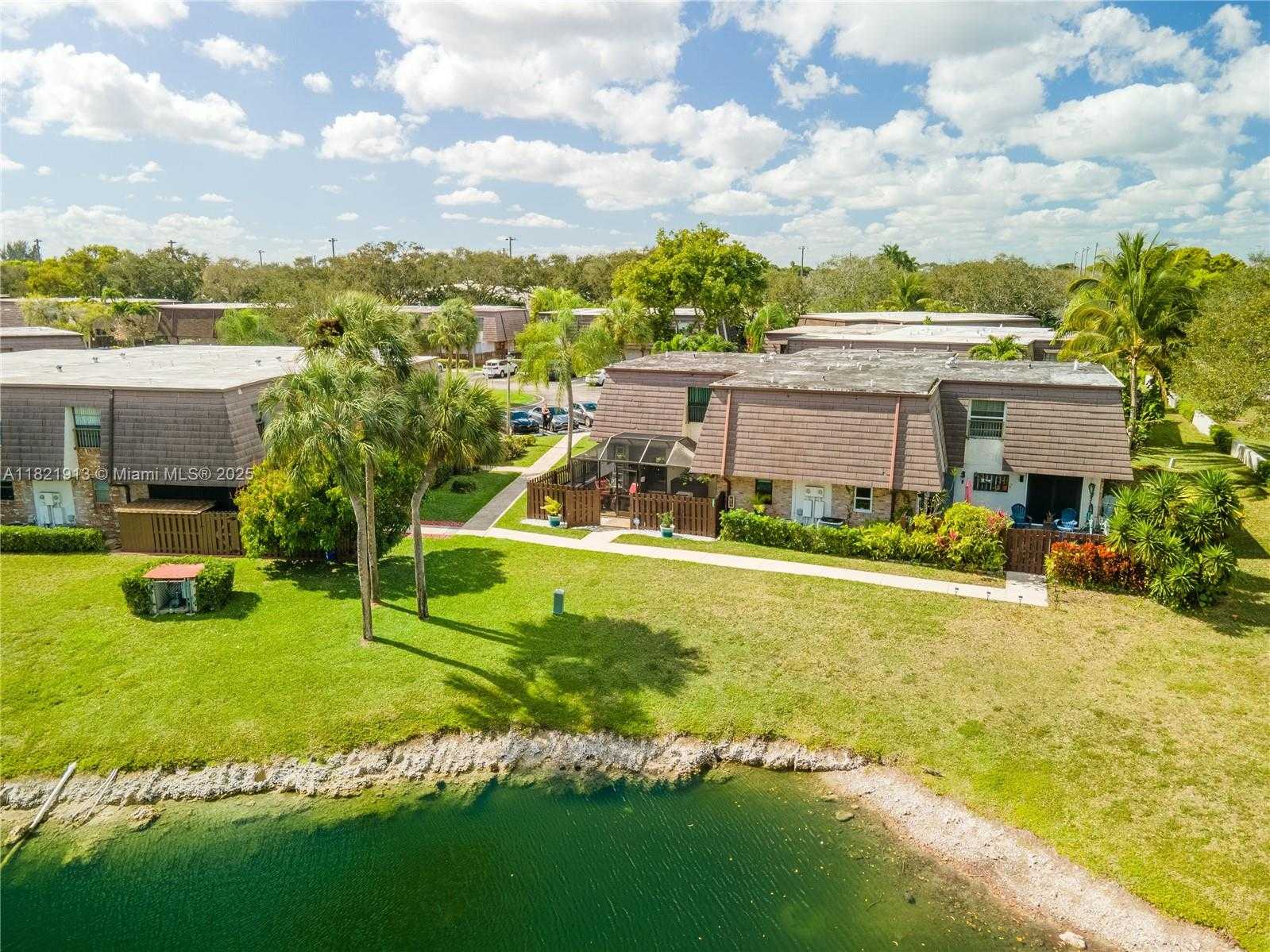 Small Image of 2571 NORTH WEST 99TH AVE, Coral Springs Number 40