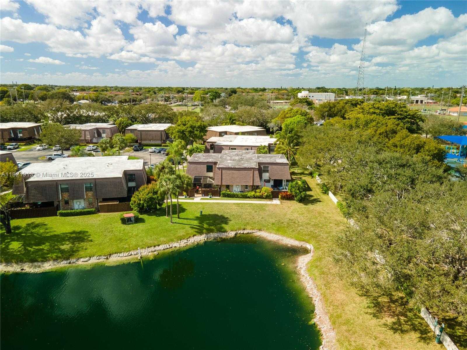 Small Image of 2571 NORTH WEST 99TH AVE, Coral Springs Number 43