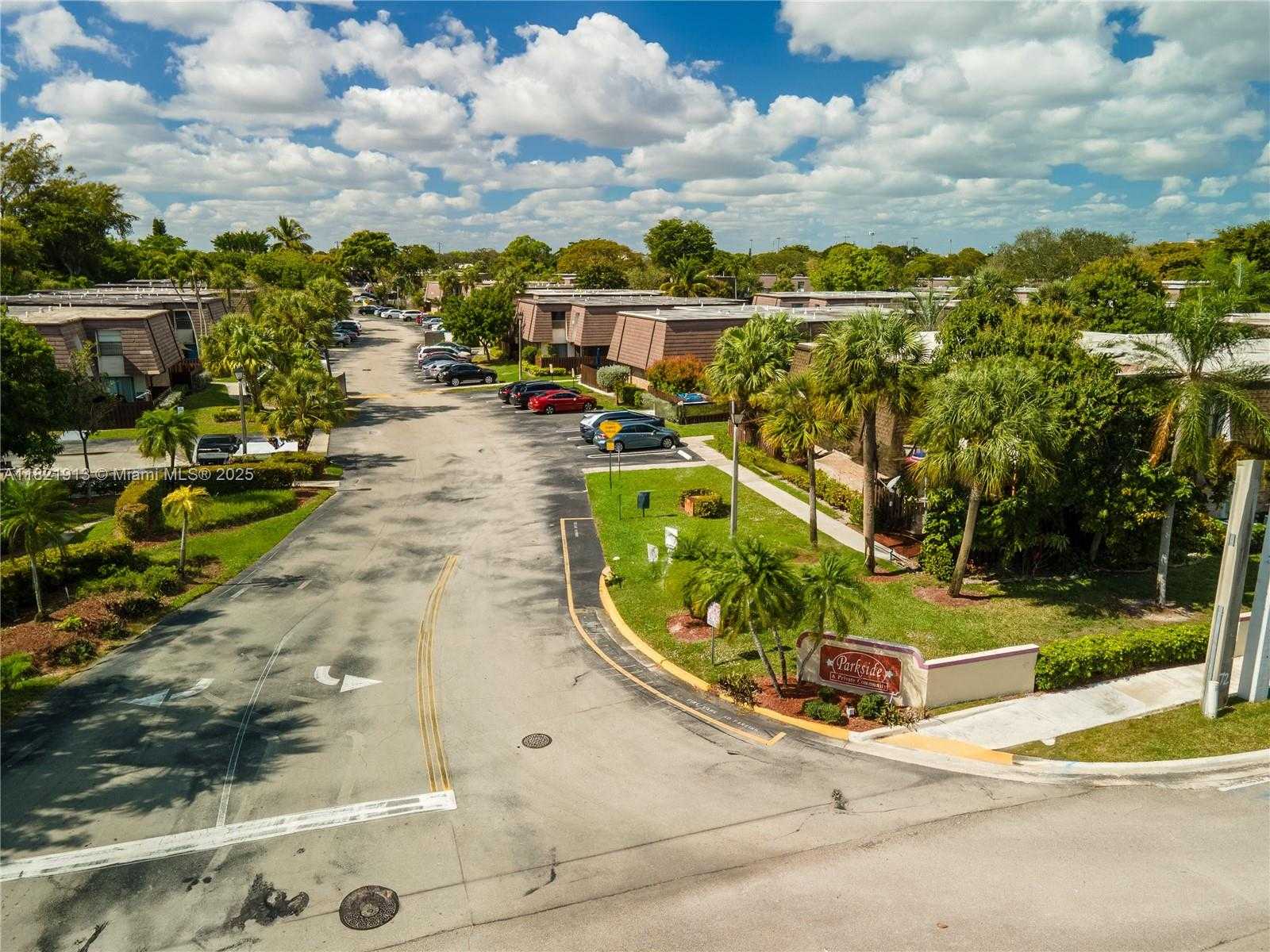 Small Image of 2571 NORTH WEST 99TH AVE, Coral Springs Number 46