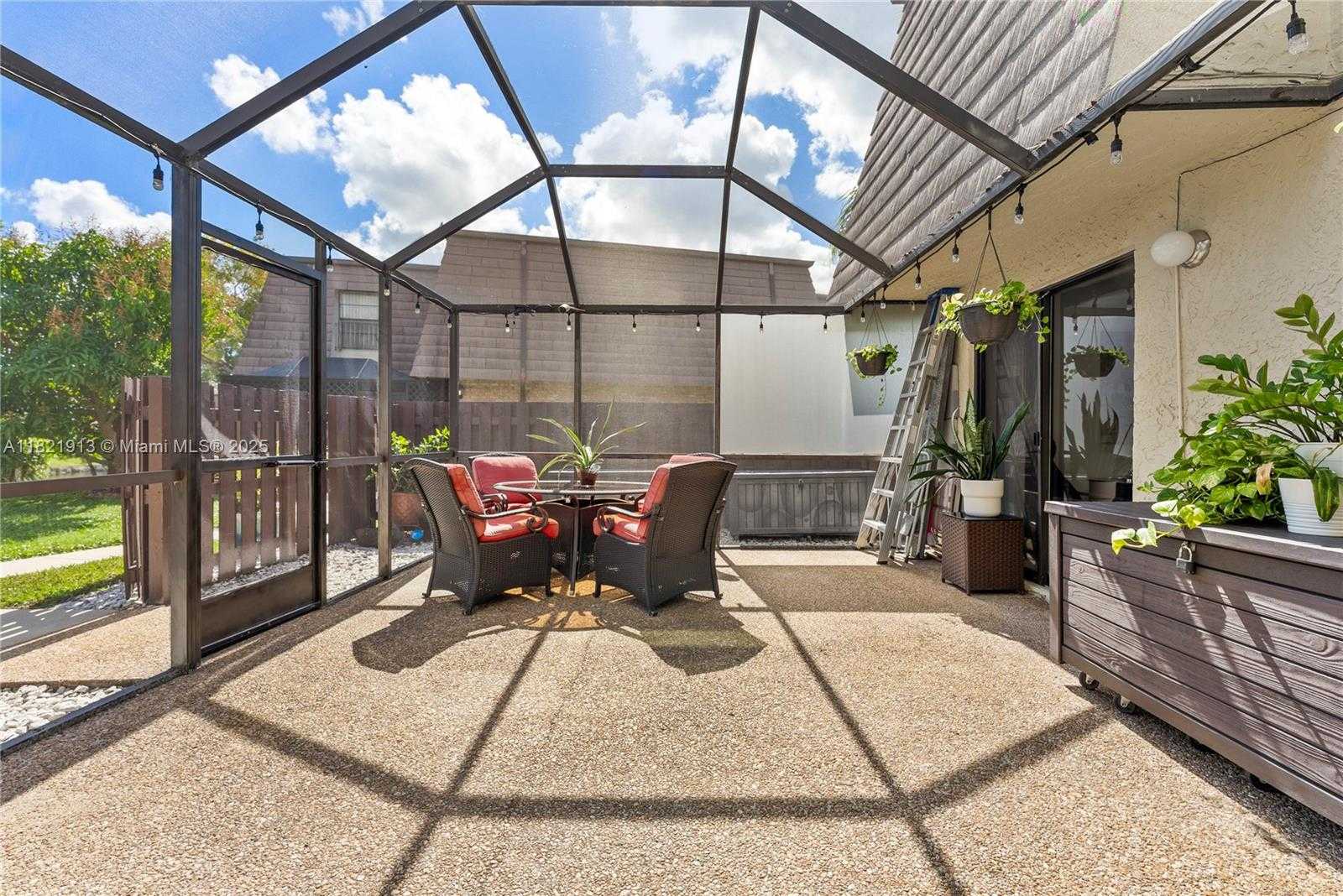 Small Image of 2571 NORTH WEST 99TH AVE, Coral Springs Number 7