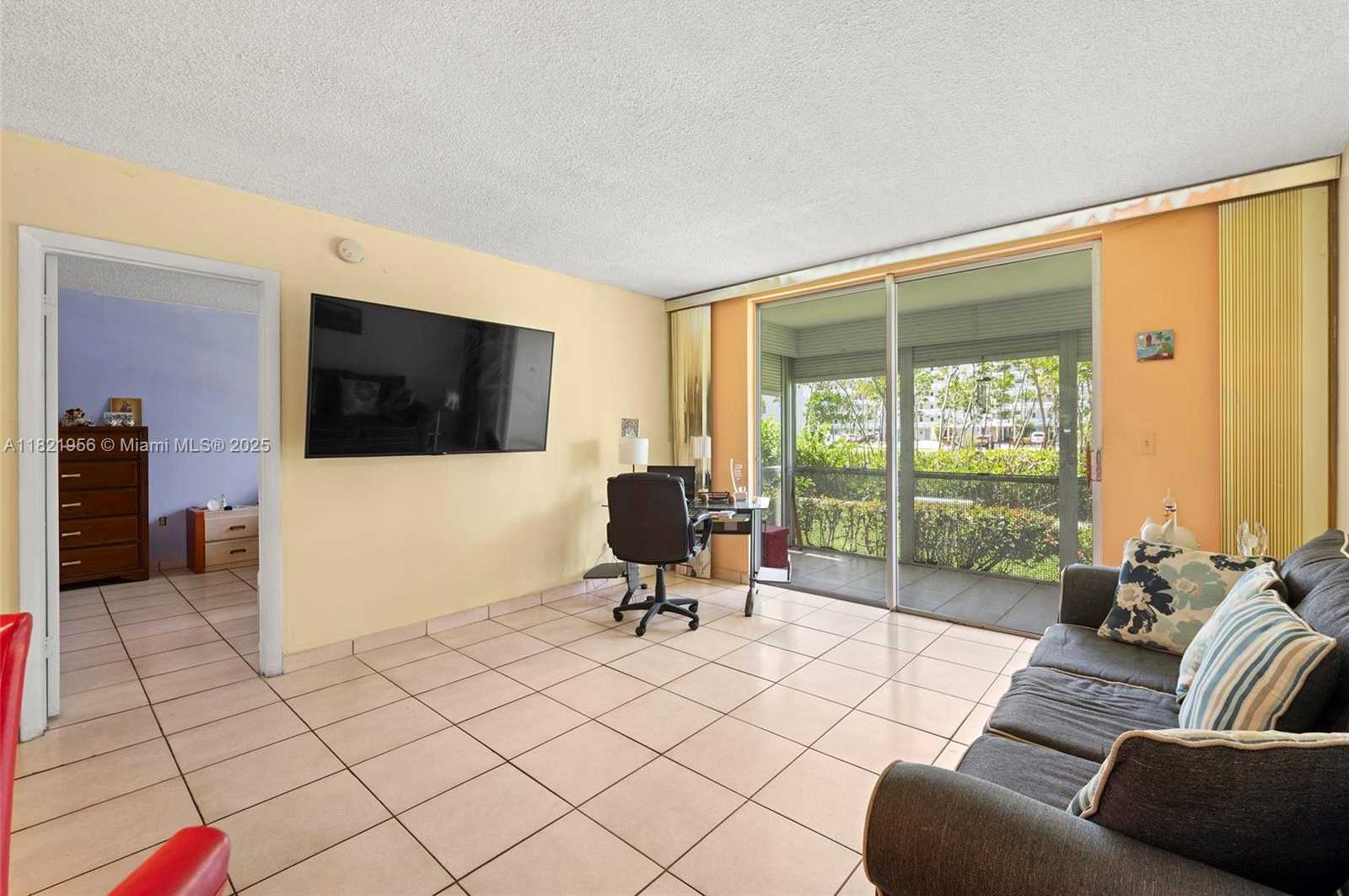 Small Image of 2930 POINT EAST DR #E106, Aventura Number 10