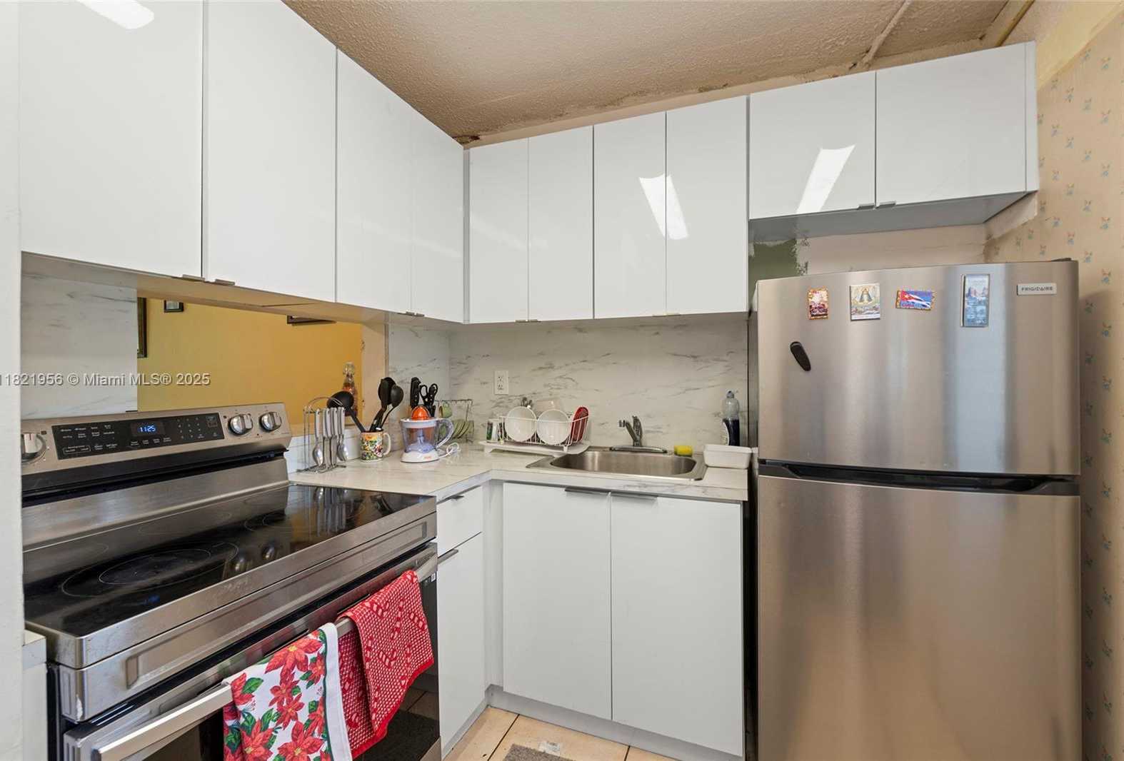 Small Image of 2930 POINT EAST DR #E106, Aventura Number 17