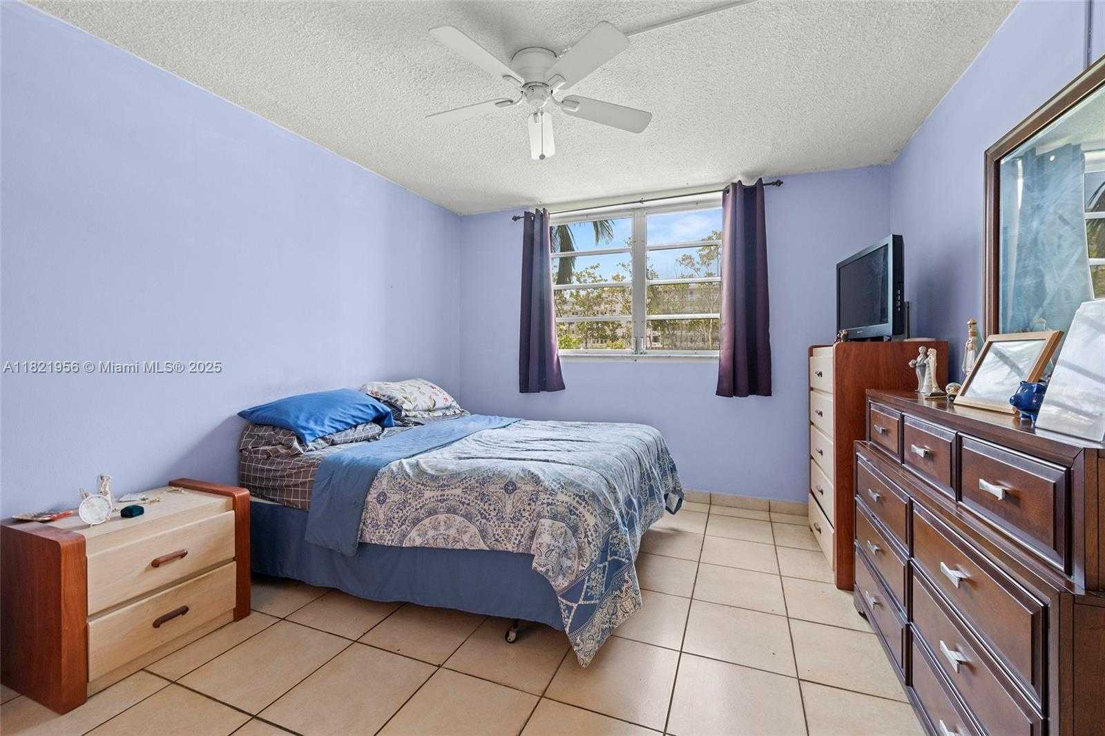 Small Image of 2930 POINT EAST DR #E106, Aventura Number 3