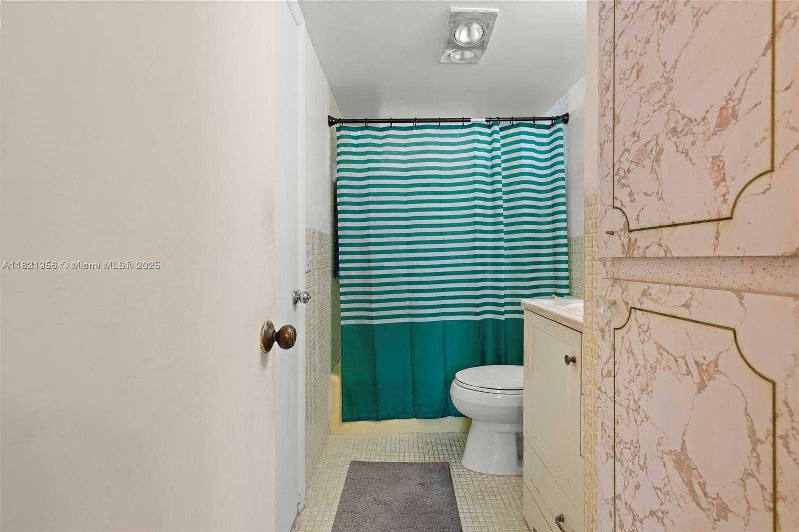 Small Image of 2930 POINT EAST DR #E106, Aventura Number 7
