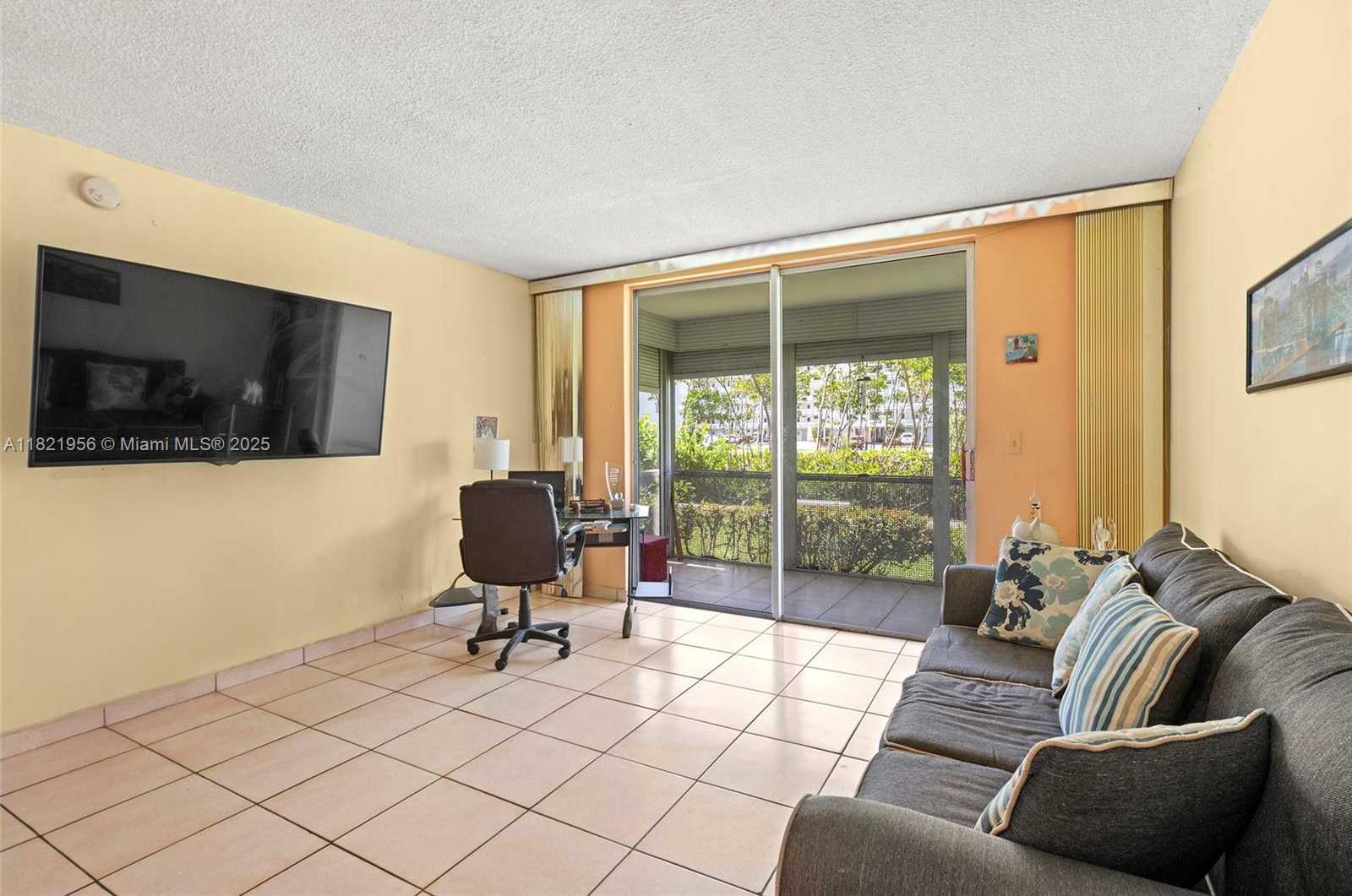 Small Image of 2930 POINT EAST DR #E106, Aventura Number 9
