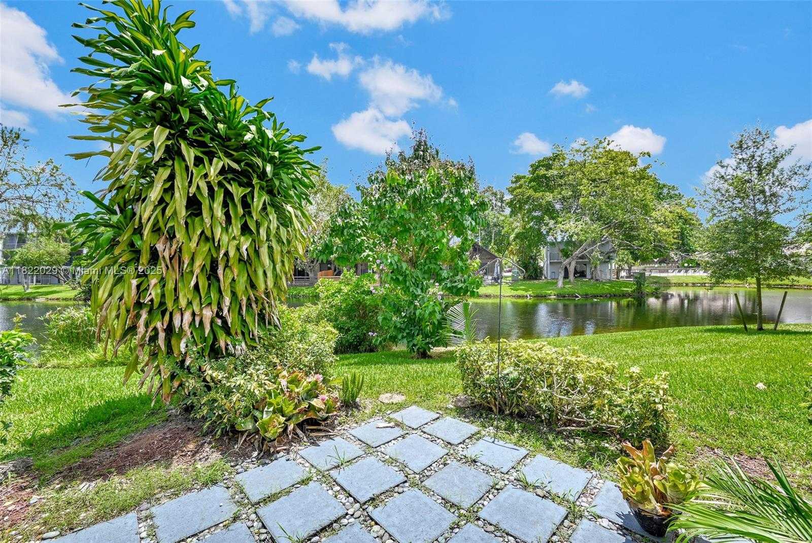 Small Image of 502 WESTREE LN, Plantation Number 16