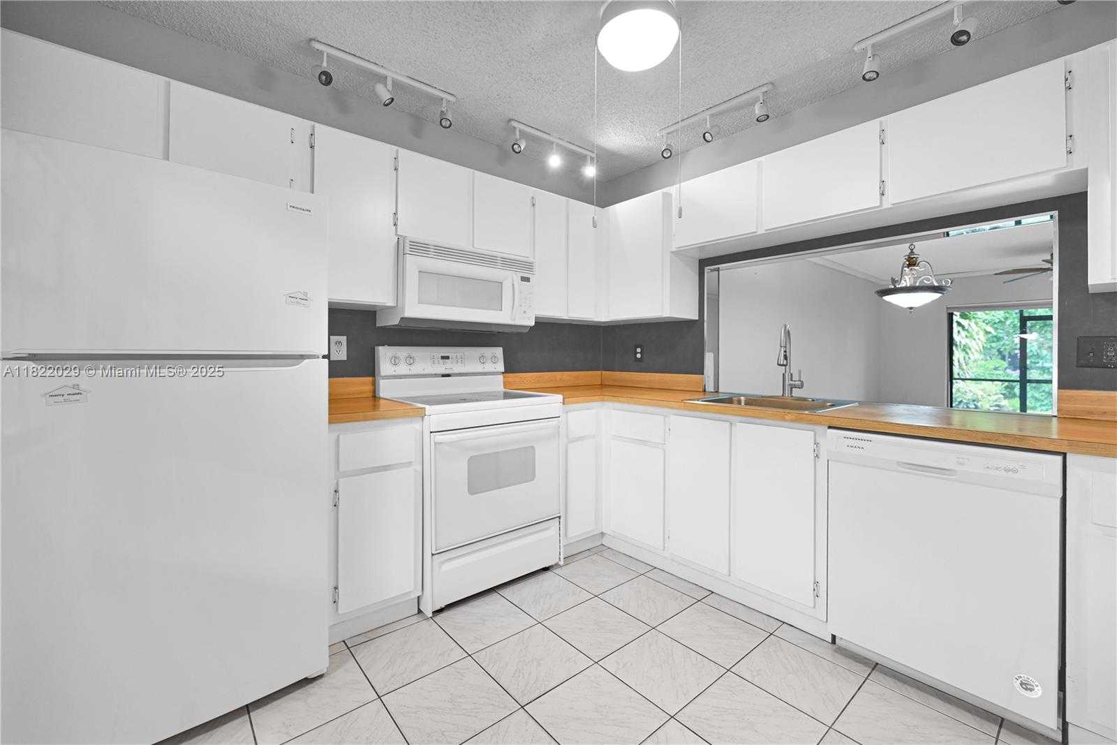 Small Image of 502 WESTREE LN, Plantation Number 6