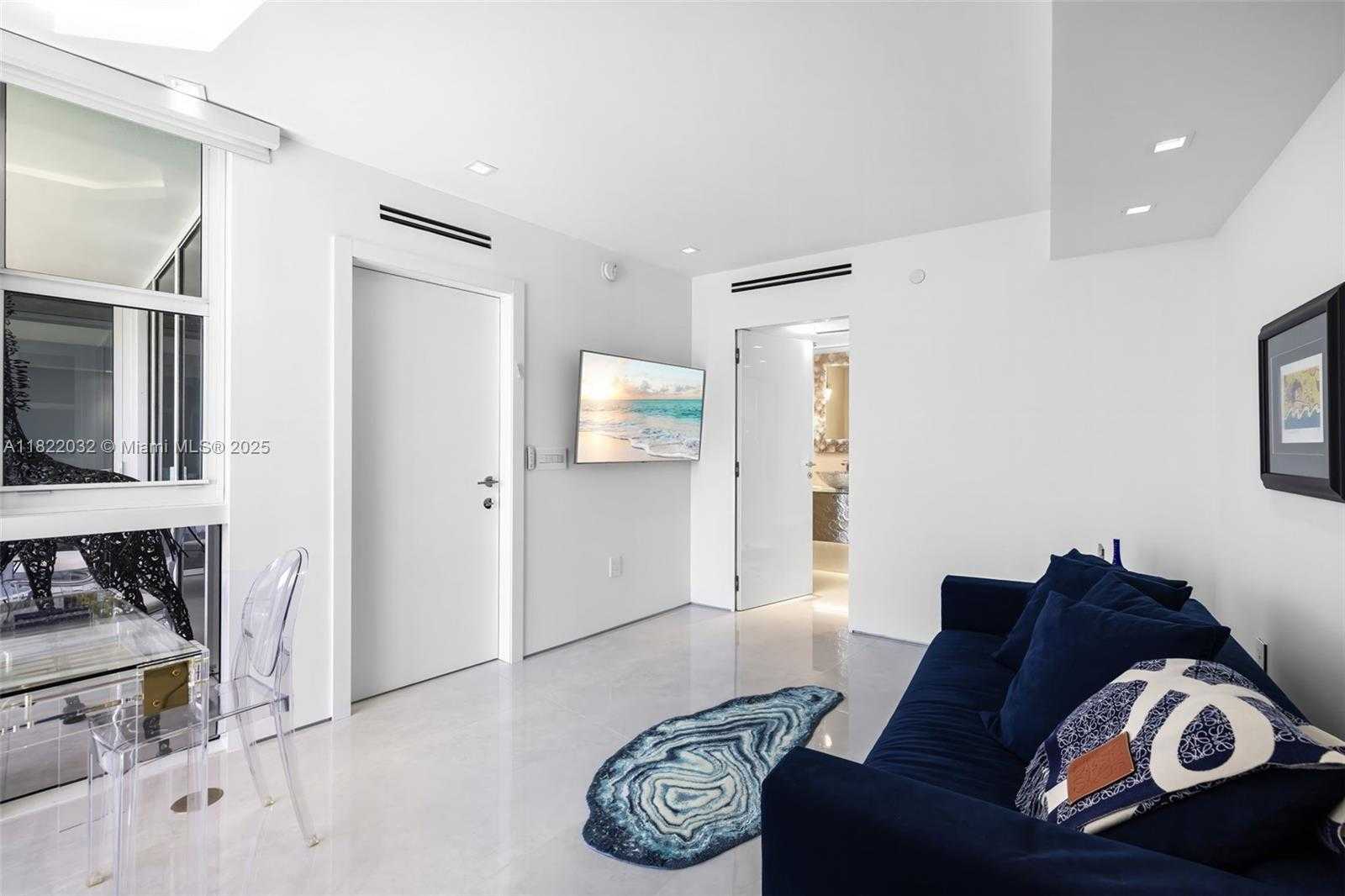 Small Image of 18201 COLLINS AVE 5306-W/2 CAR GARAGE #5306, Sunny Isles Beach Number 11