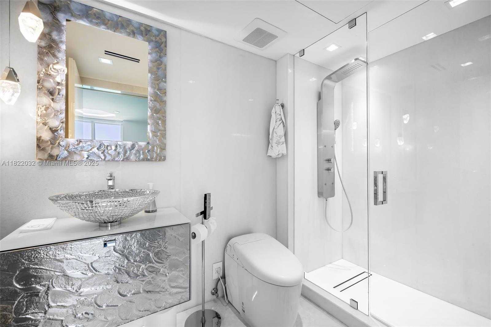 Small Image of 18201 COLLINS AVE 5306-W/2 CAR GARAGE #5306, Sunny Isles Beach Number 13