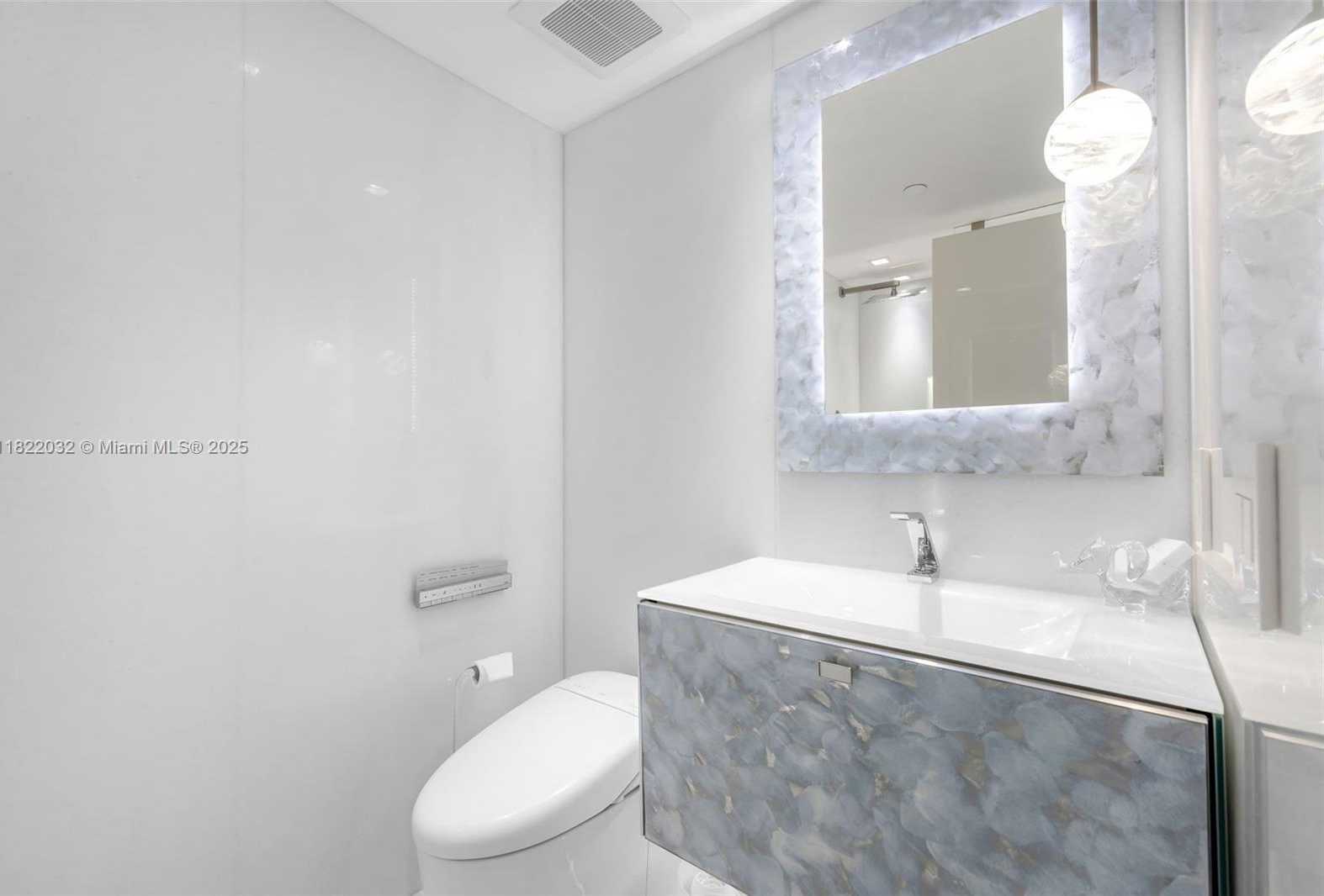 Small Image of 18201 COLLINS AVE 5306-W/2 CAR GARAGE #5306, Sunny Isles Beach Number 16