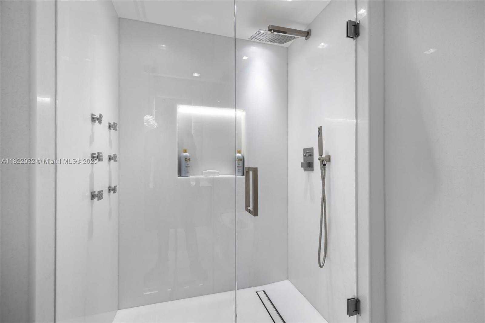Small Image of 18201 COLLINS AVE 5306-W/2 CAR GARAGE #5306, Sunny Isles Beach Number 17