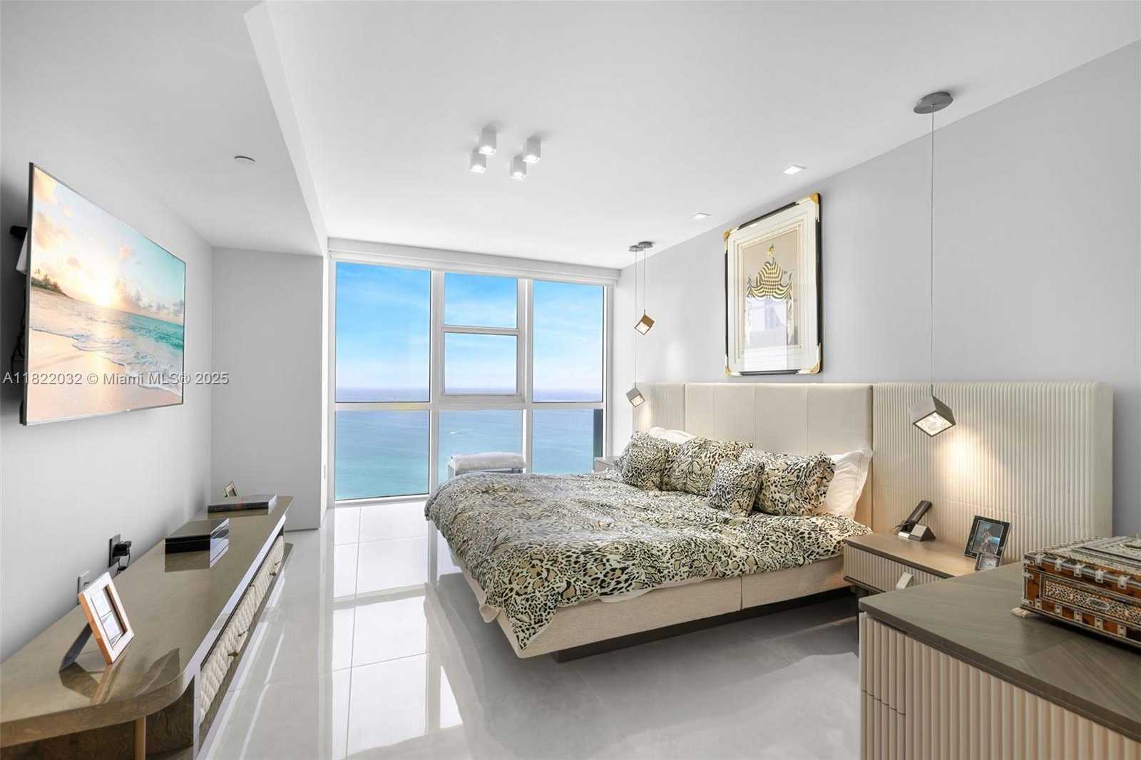 Small Image of 18201 COLLINS AVE 5306-W/2 CAR GARAGE #5306, Sunny Isles Beach Number 21