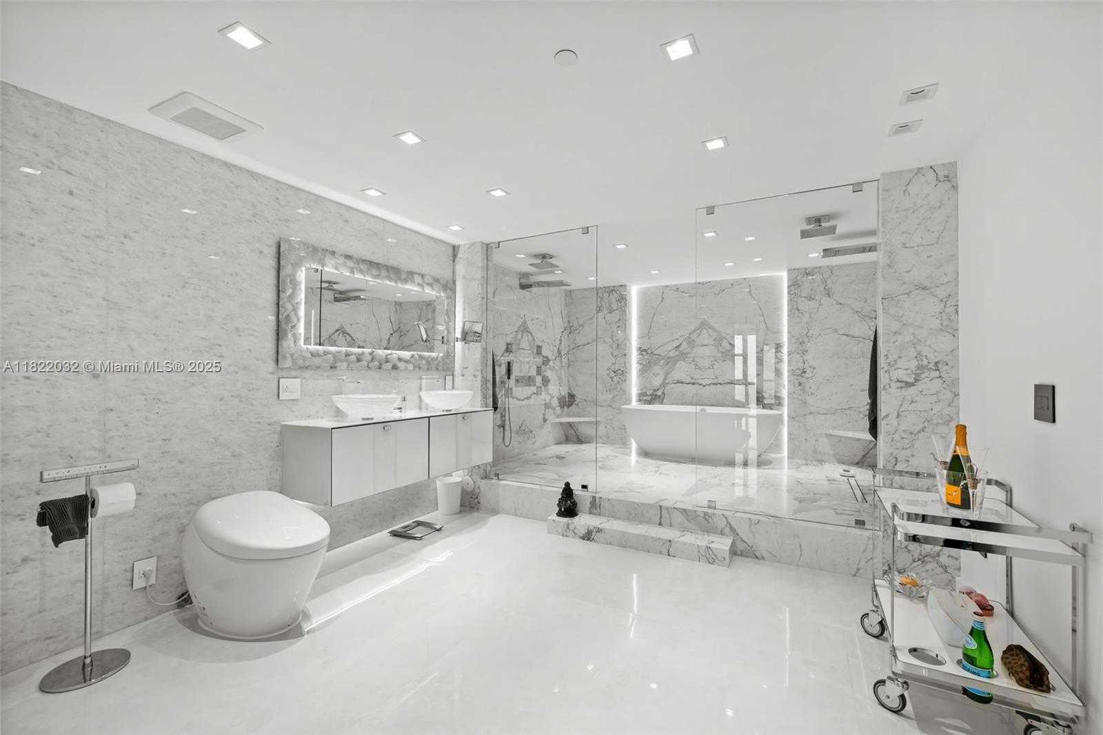 Small Image of 18201 COLLINS AVE 5306-W/2 CAR GARAGE #5306, Sunny Isles Beach Number 24