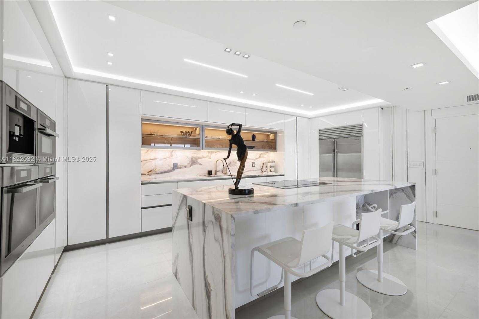 Small Image of 18201 COLLINS AVE 5306-W/2 CAR GARAGE #5306, Sunny Isles Beach Number 3