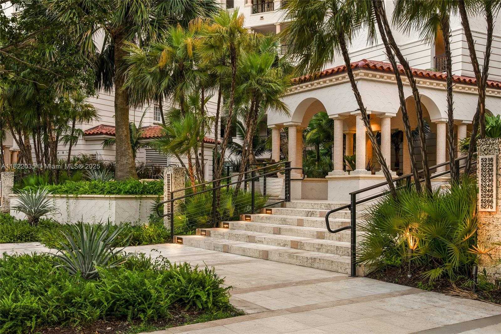 Small Image of 5233 FISHER ISLAND DR #5233, Miami Beach Number 42