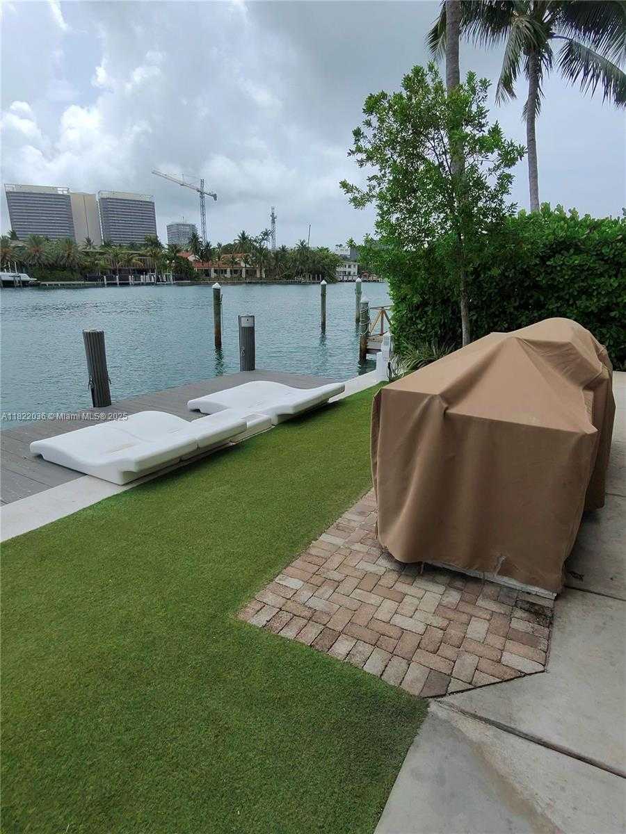 Small Image of 9821 EAST BAY HARBOR DR #903, Bay Harbor Islands Number 18