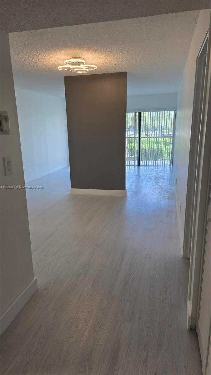 Small Image of 200 LAKEVIEW DR #208, Weston Number 13