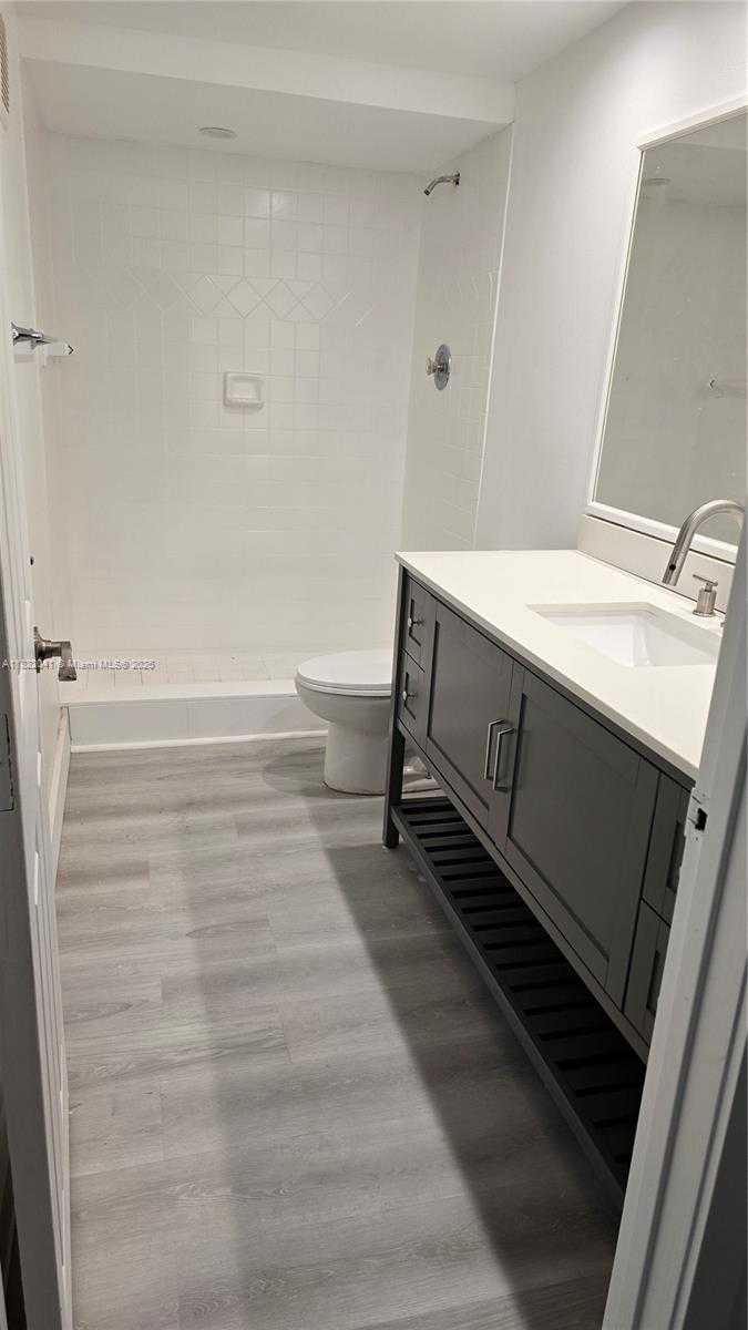 Small Image of 200 LAKEVIEW DR #208, Weston Number 20