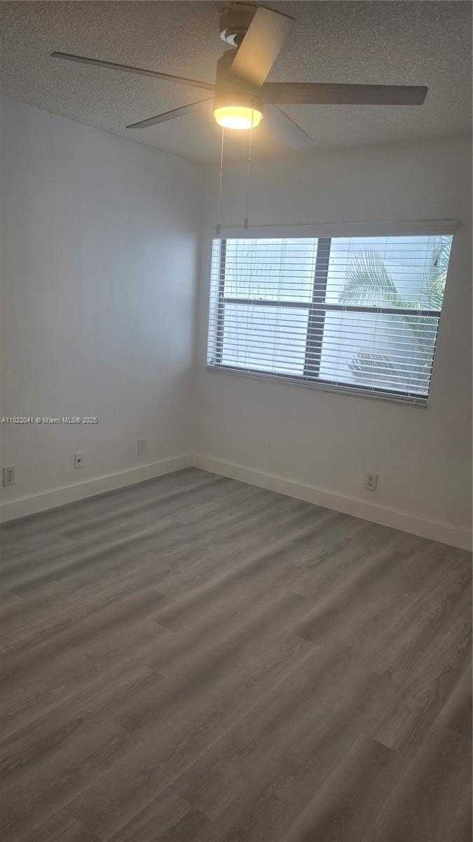 Small Image of 200 LAKEVIEW DR #208, Weston Number 22